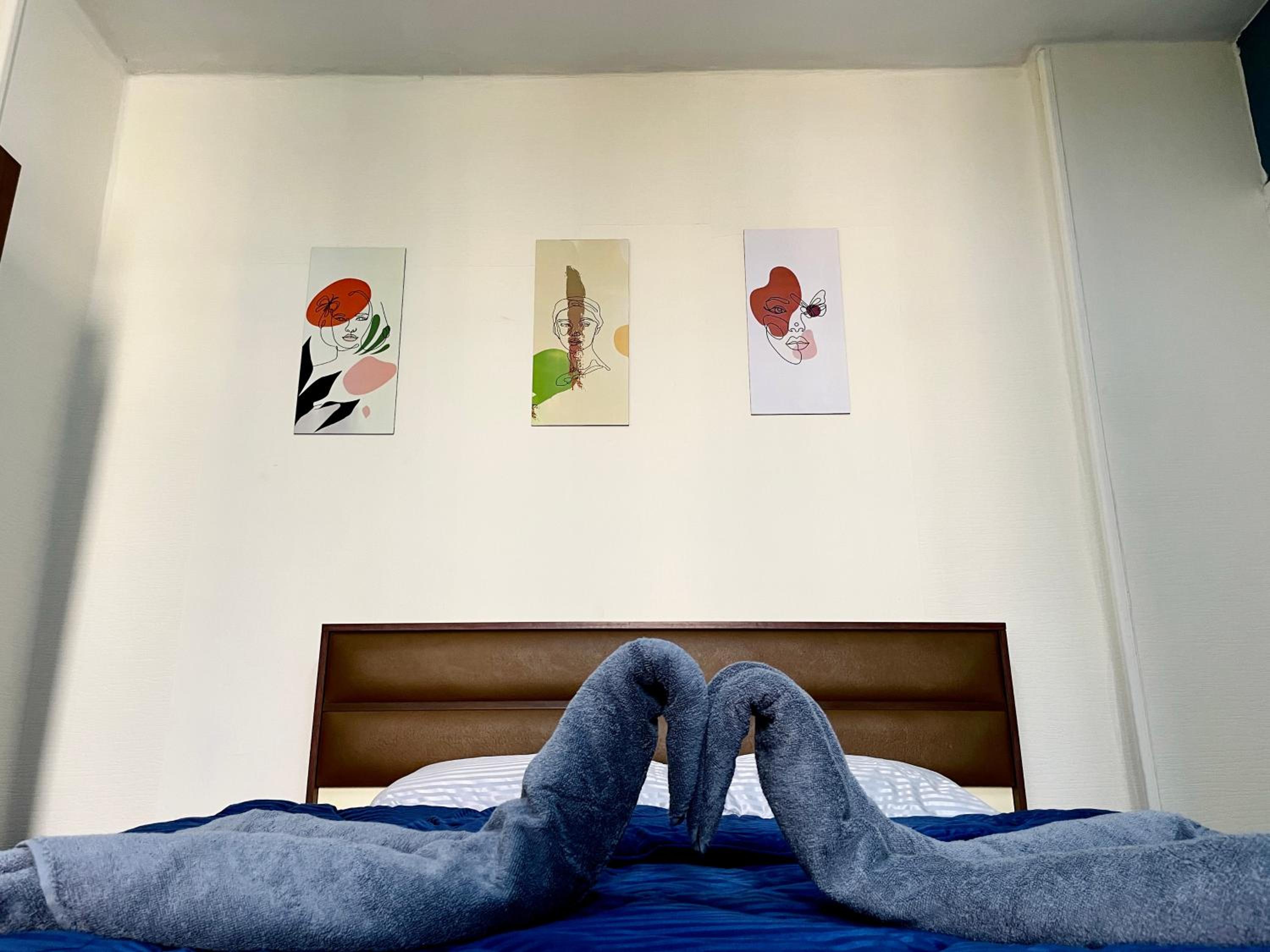 Modern 3BR Apartment - Steps from Abbas El Akkad and Citystars