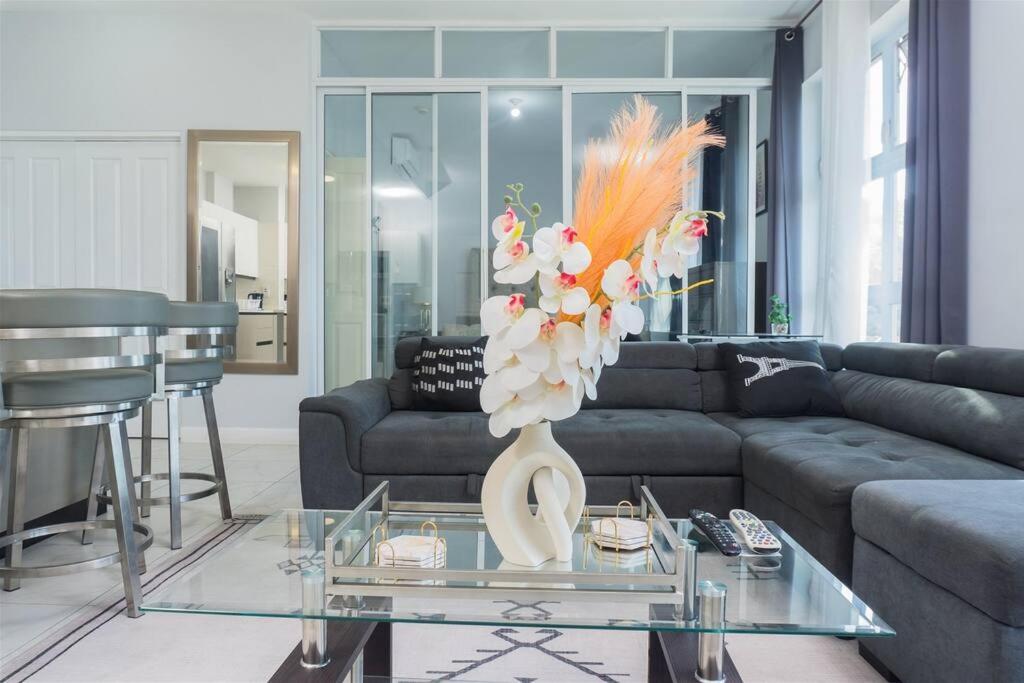 Jamaica Vacation Rentals - Kingston Luxury Home