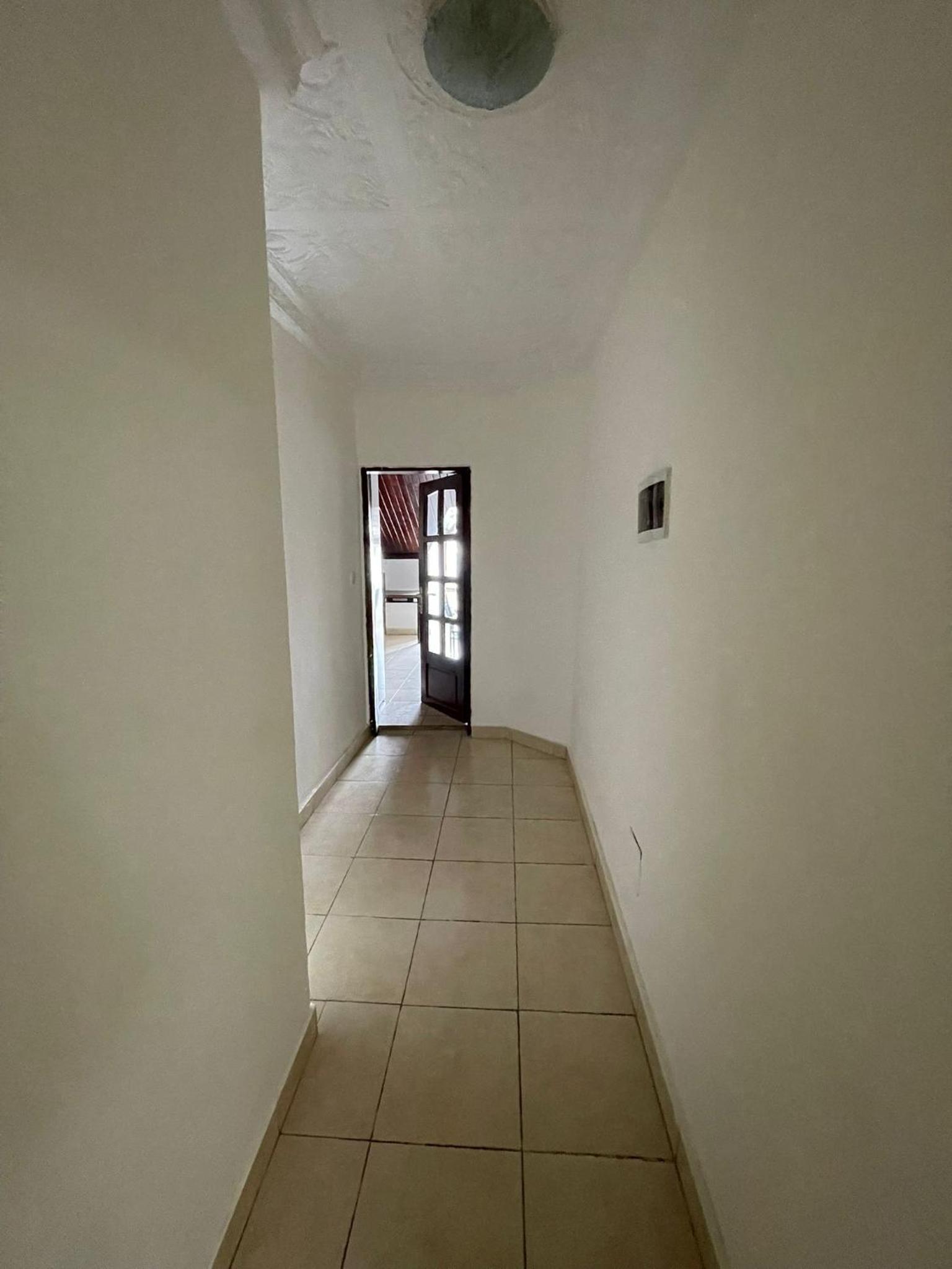 Appartement spacieux à Nongo,UNC view 3