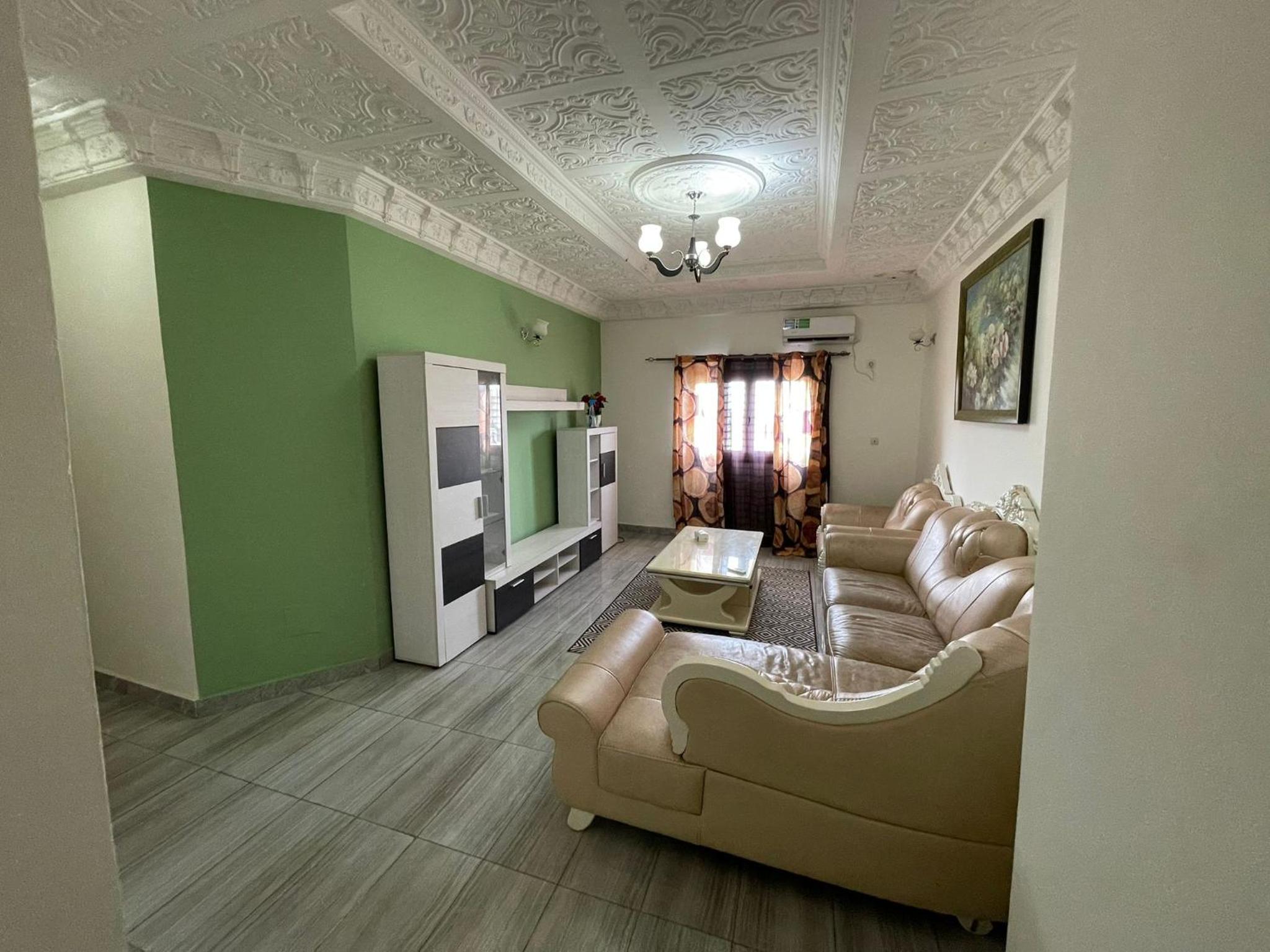 Appartement spacieux à Nongo,UNC view 5