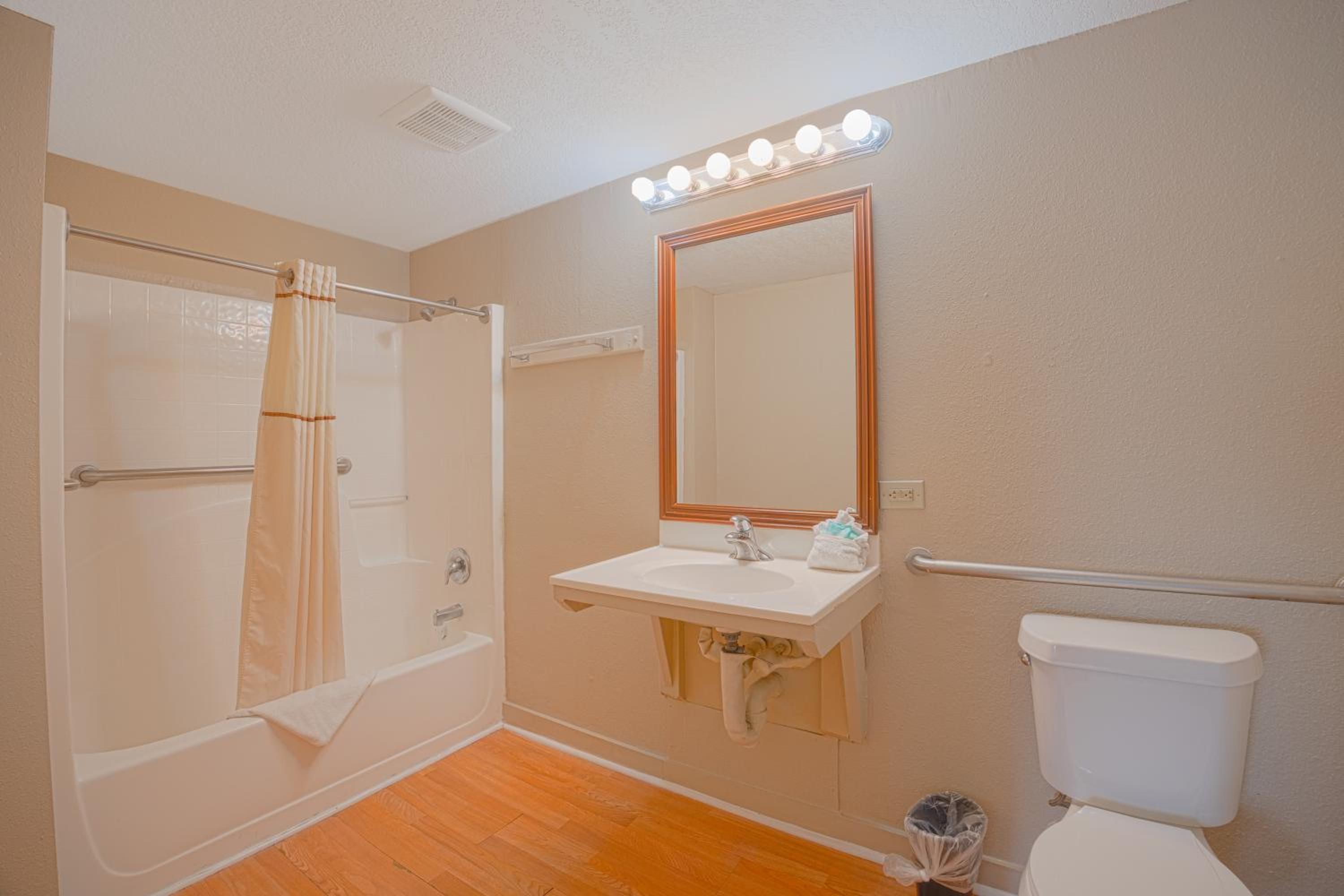 Liberty Inn and Suites Kissimmee near Disney World