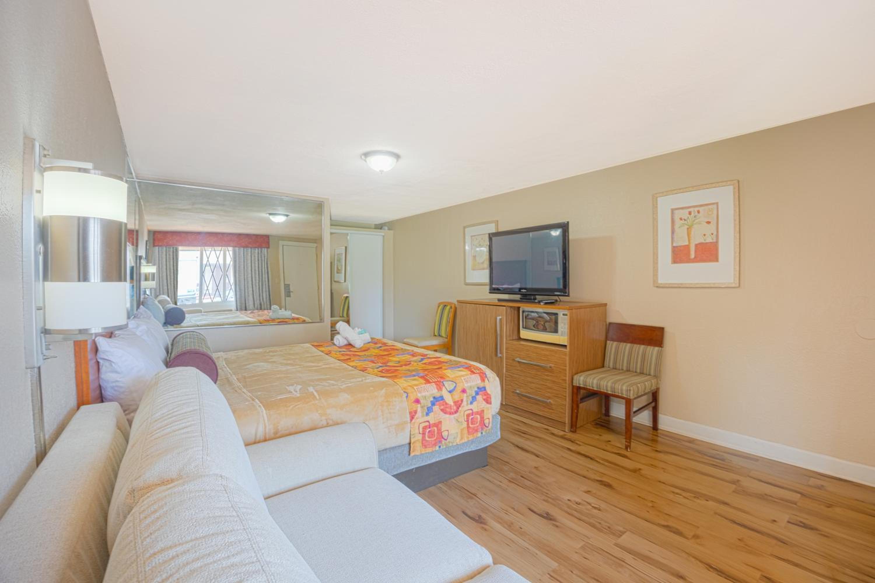 Liberty Inn and Suites Kissimmee near Disney World