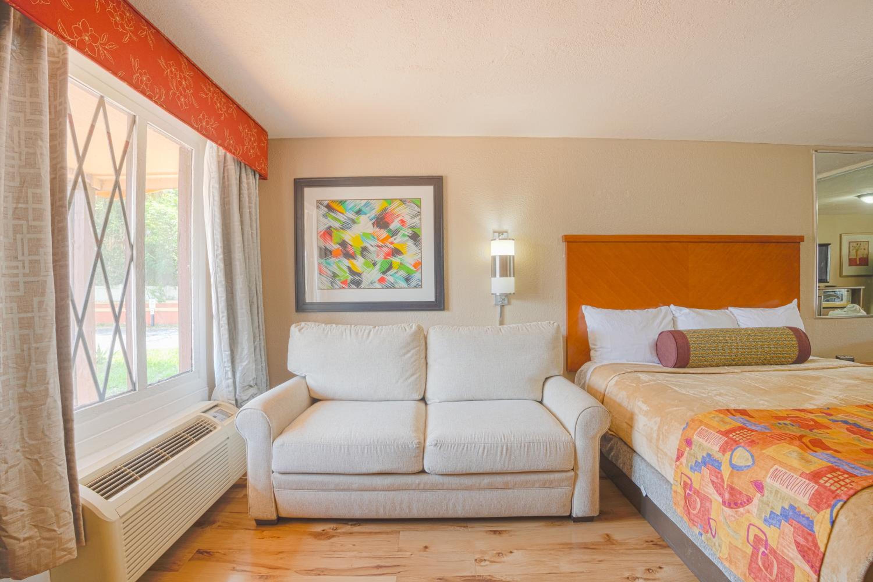 Liberty Inn and Suites Kissimmee near Disney World