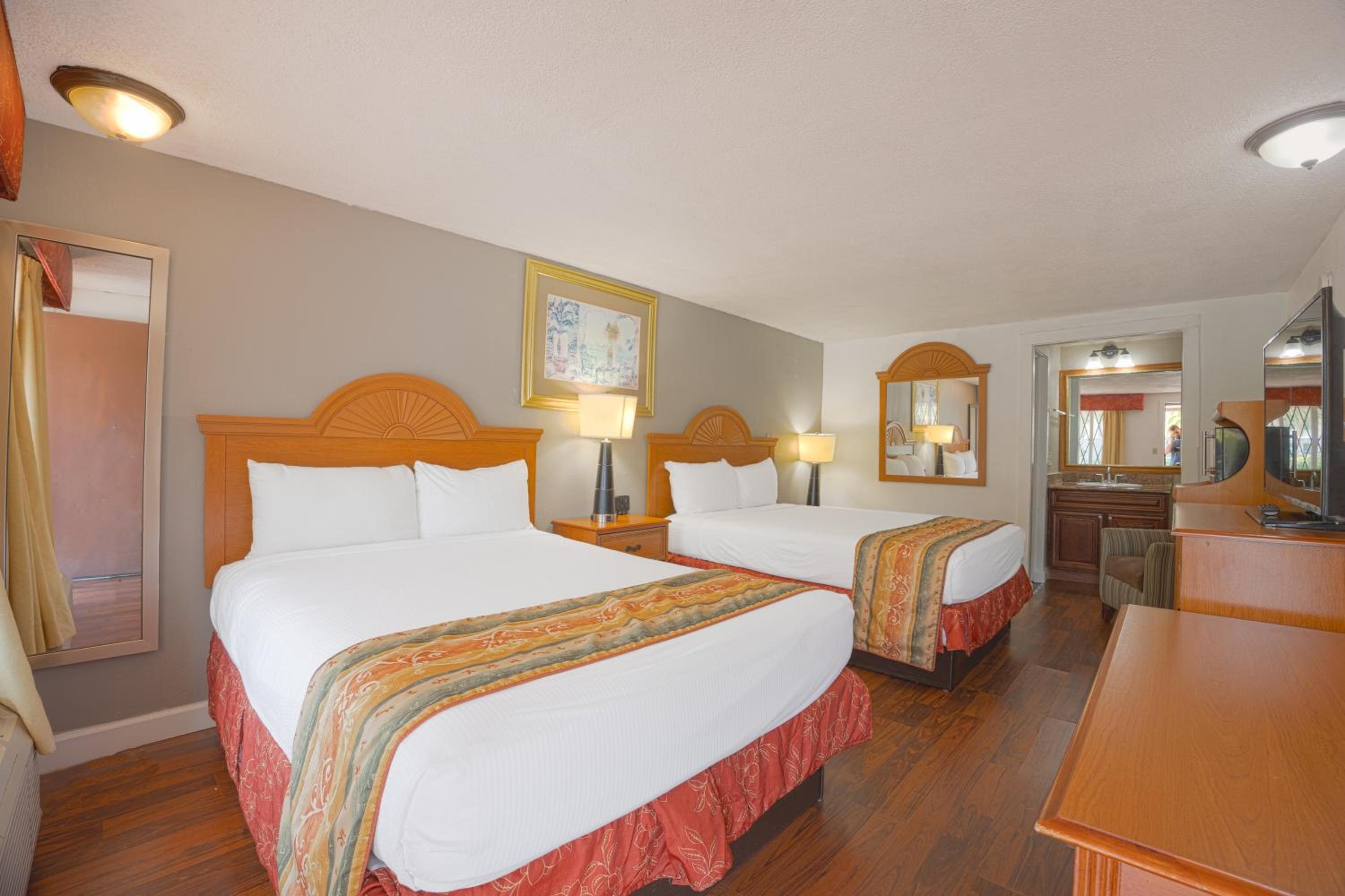 Liberty Inn and Suites Kissimmee near Disney World
