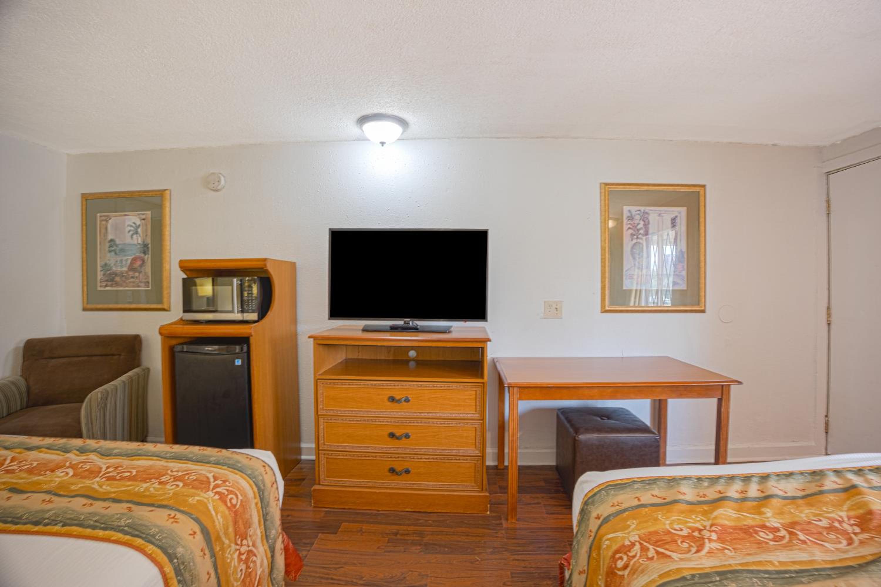 Liberty Inn and Suites Kissimmee near Disney World