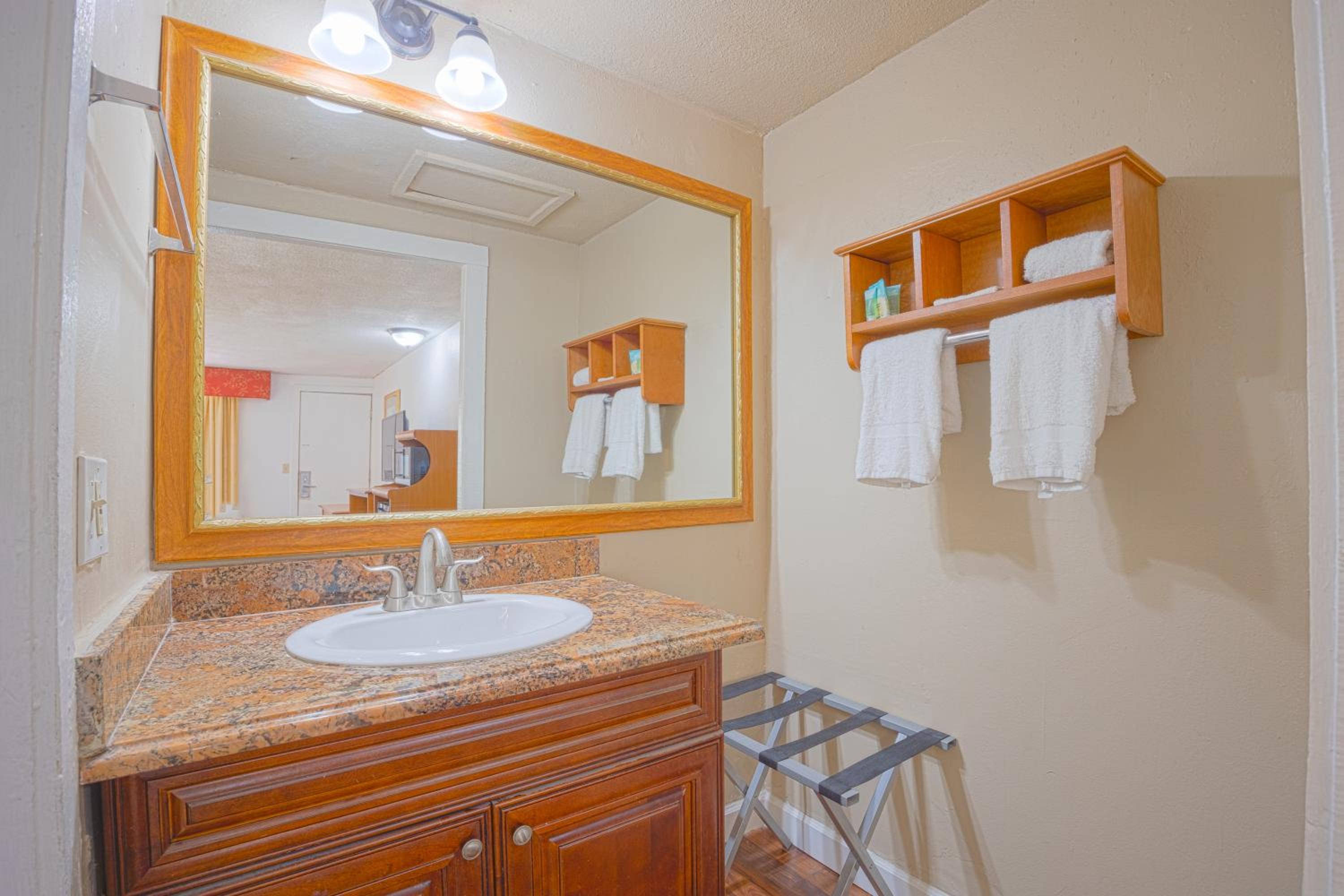 Liberty Inn and Suites Kissimmee near Disney World