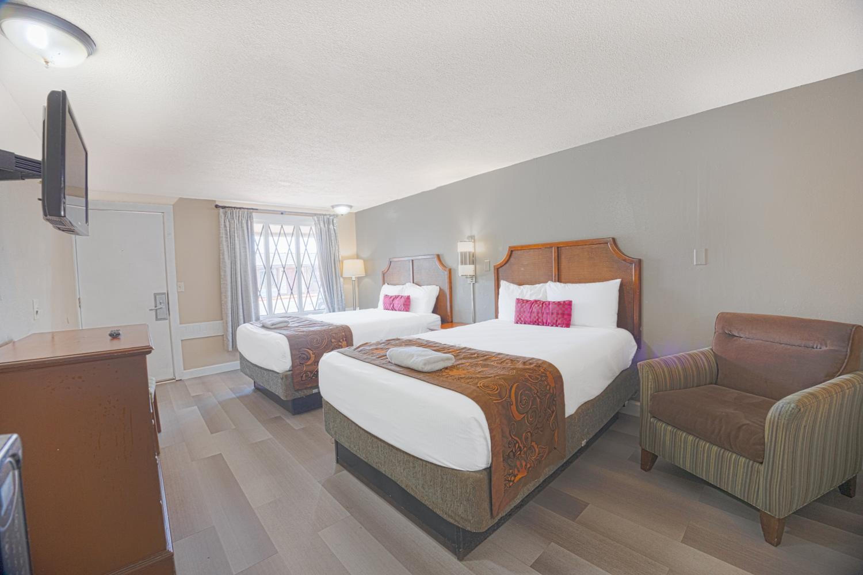 Liberty Inn and Suites Kissimmee near Disney World