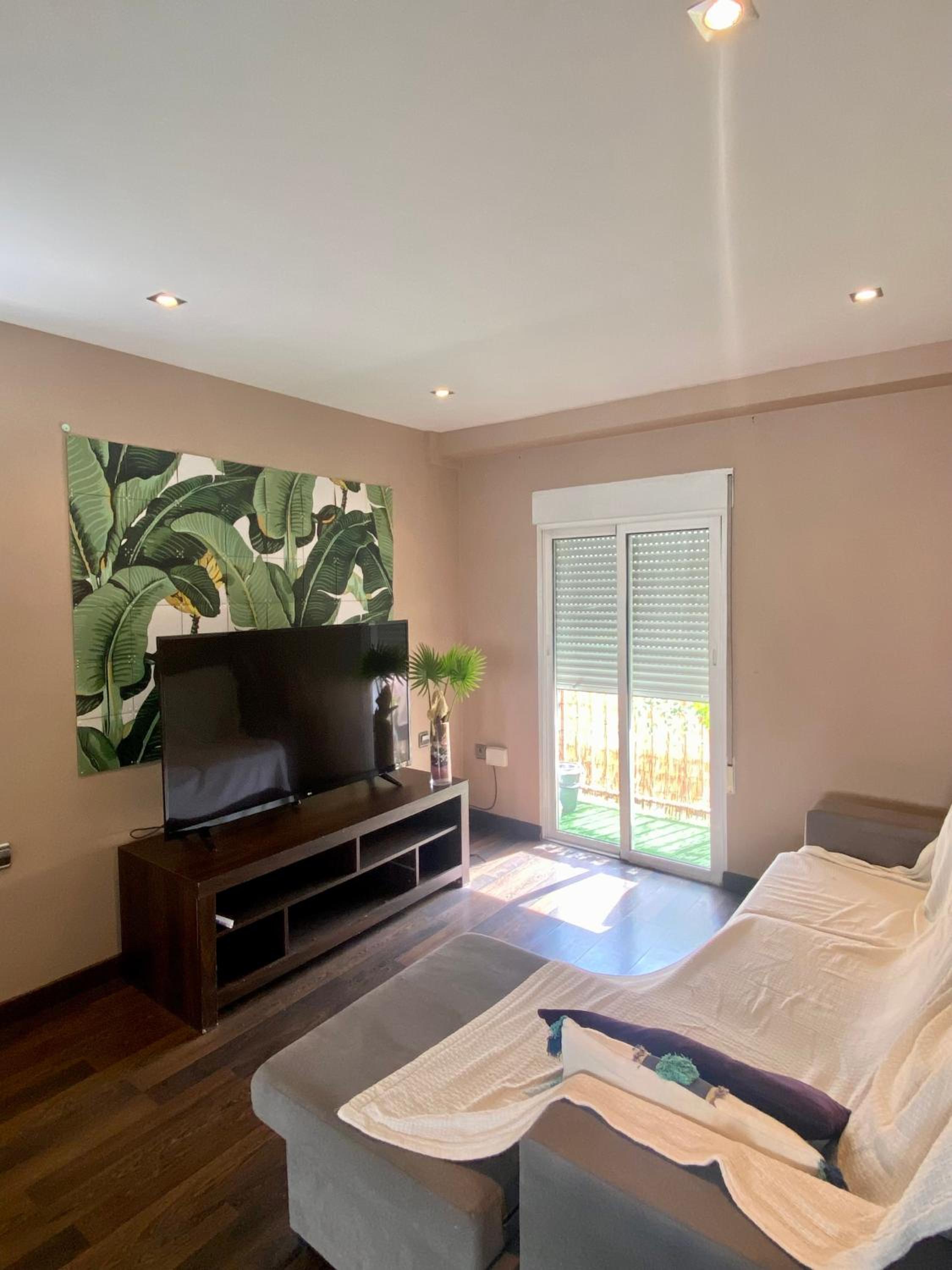Calm Jungle Apartment Near Valencia