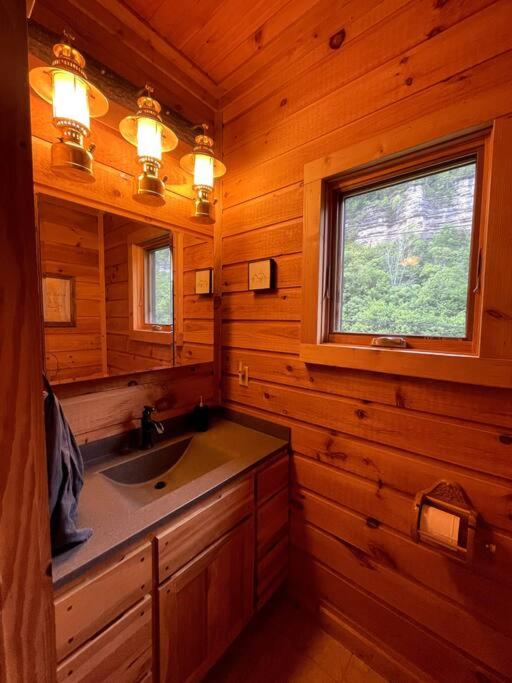 Highbridge River Cabin - Property Image 1