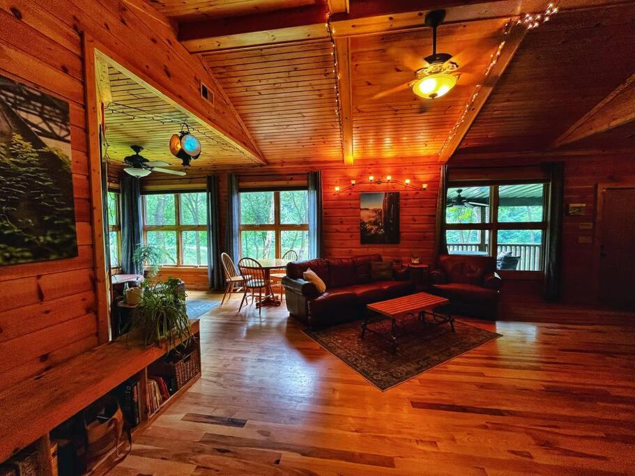 Highbridge River Cabin - Property Image 2