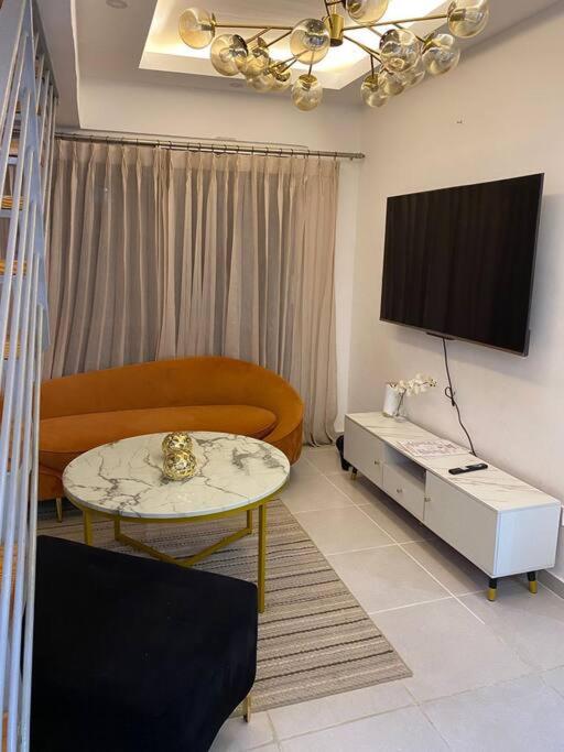 new apartment with 3 levels 3 bedrooms 3 bathrooms view 2