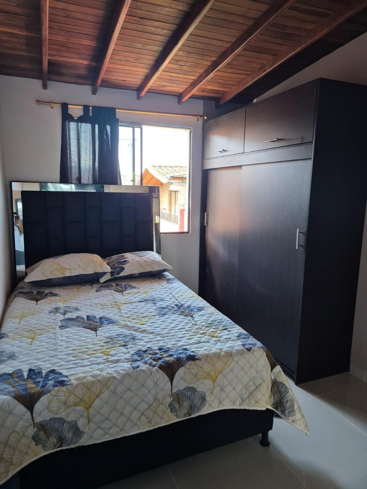 GIGANTE y ELEGANTE APARTAMENTO UNIFAMILIAR