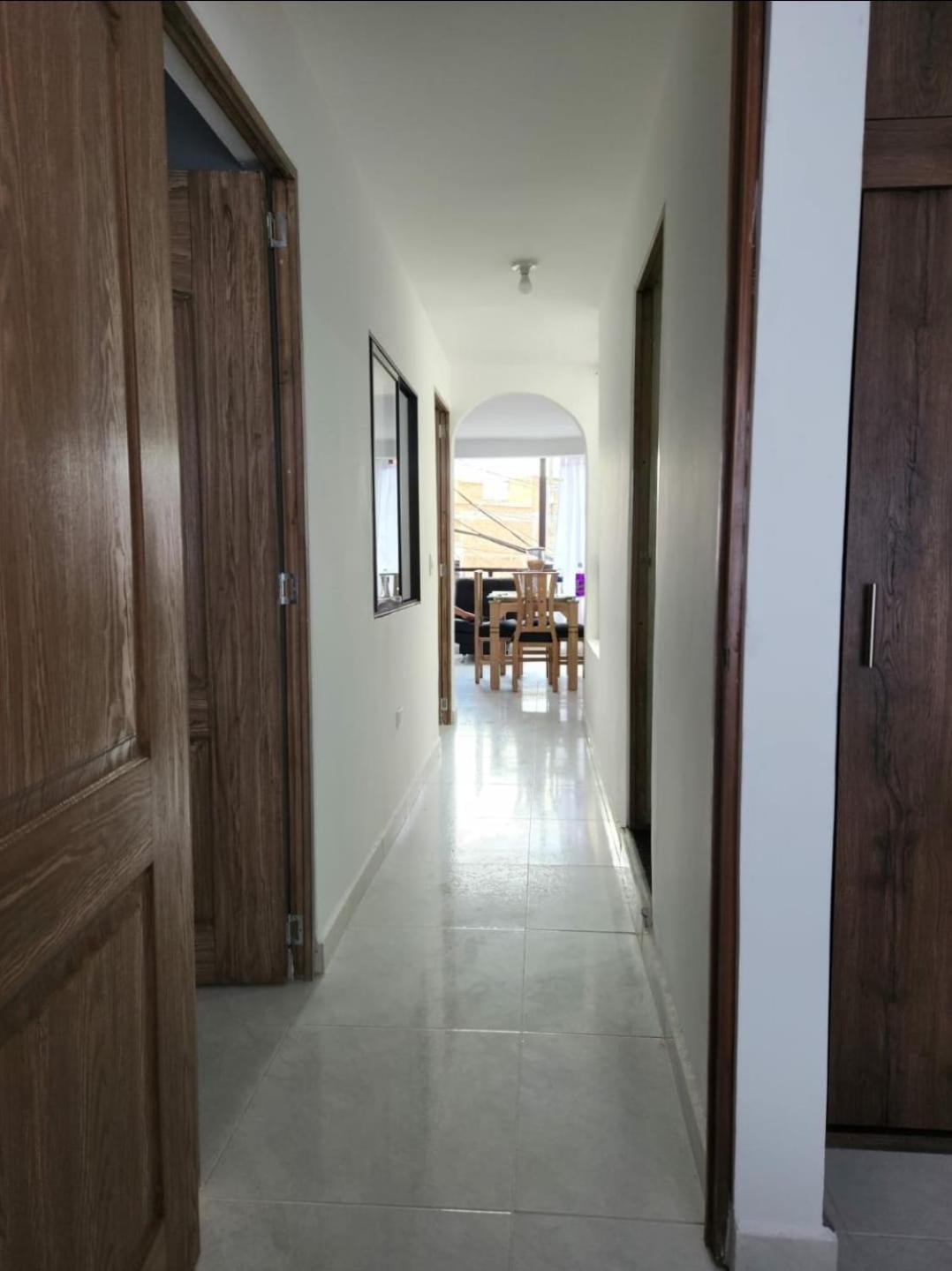 GIGANTE y ELEGANTE APARTAMENTO UNIFAMILIAR