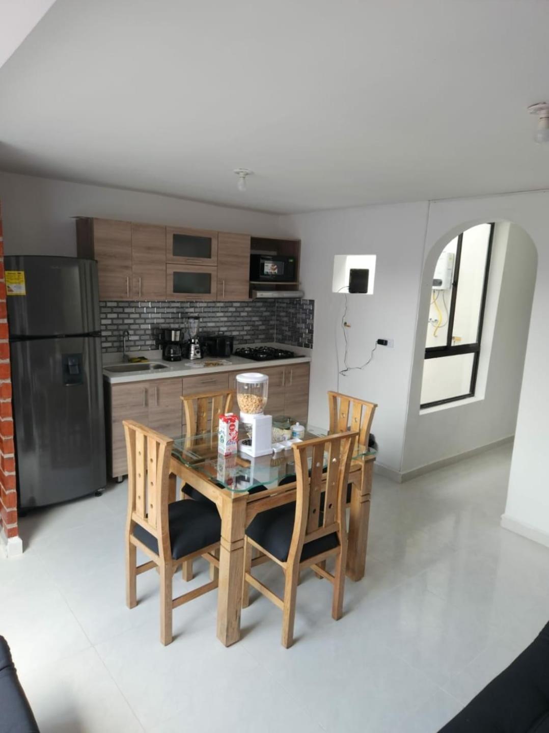 GIGANTE y ELEGANTE APARTAMENTO UNIFAMILIAR