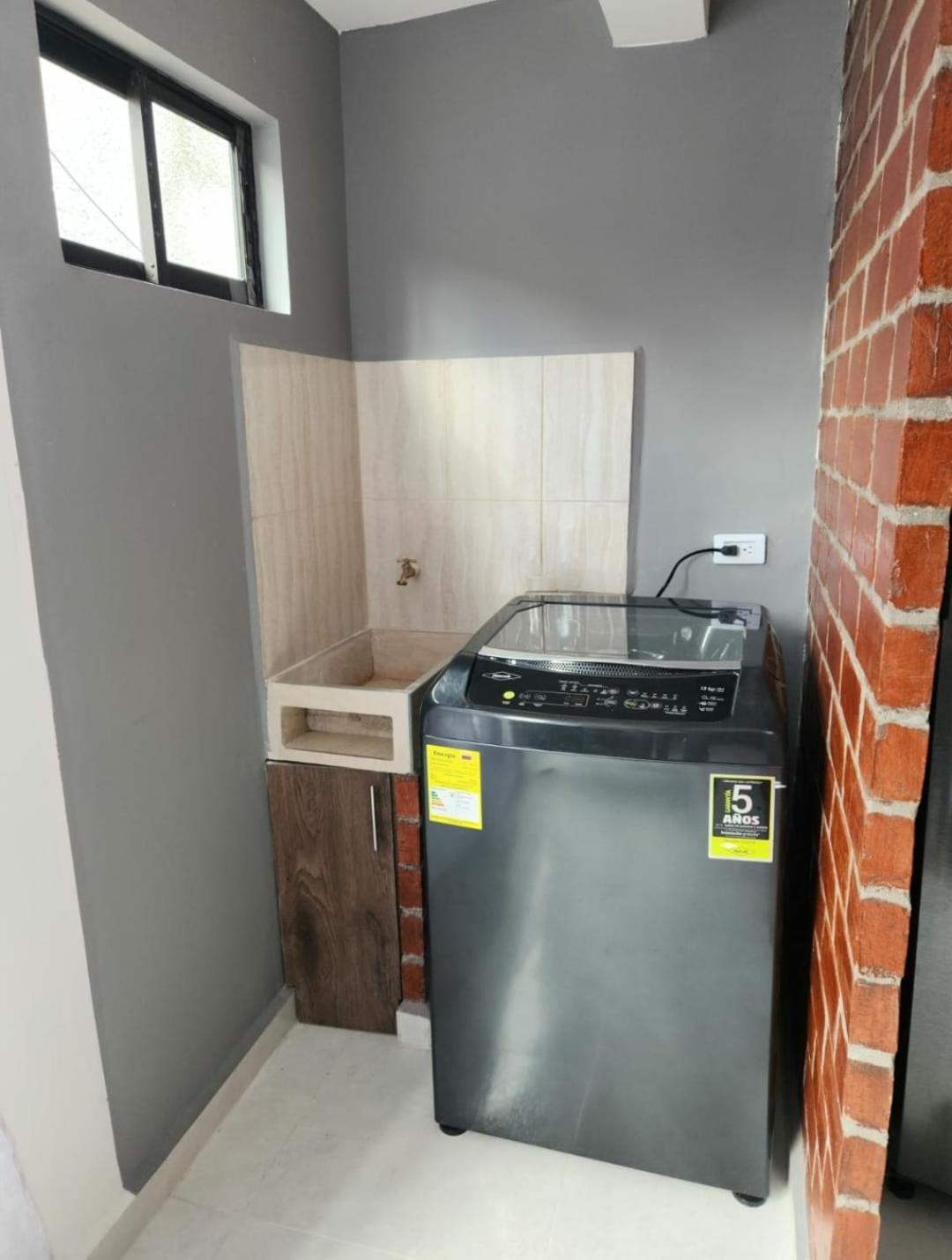 GIGANTE y ELEGANTE APARTAMENTO UNIFAMILIAR