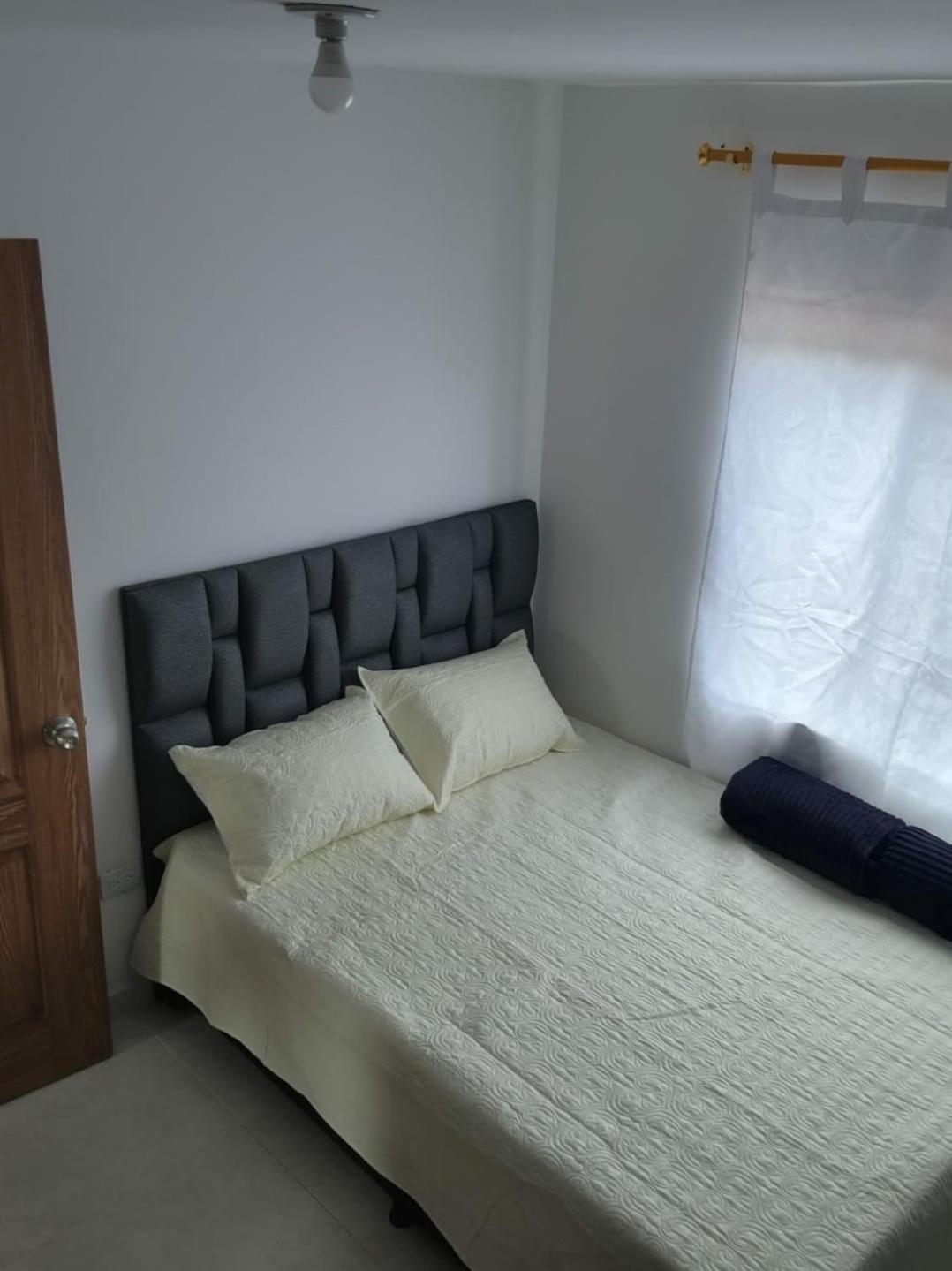 GIGANTE y ELEGANTE APARTAMENTO UNIFAMILIAR