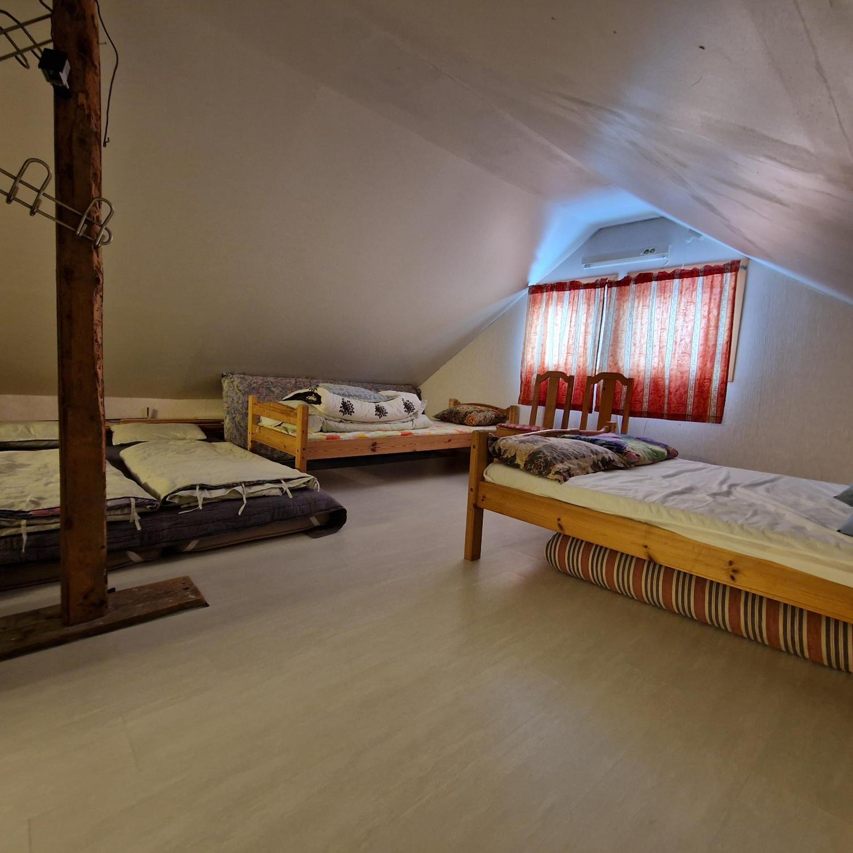 Captivating 6-Bed Cottage in Lismarka view 5