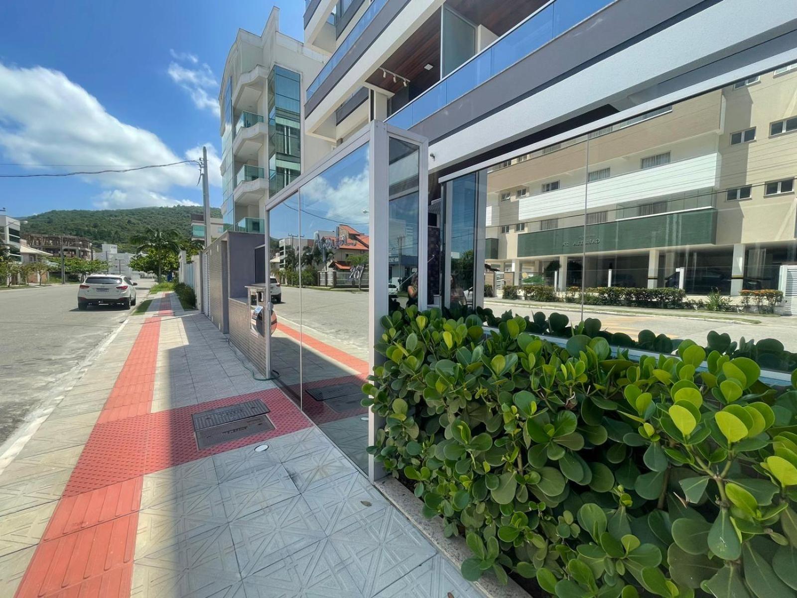 cod 165 - Apartamento com piscina á 350m do mar