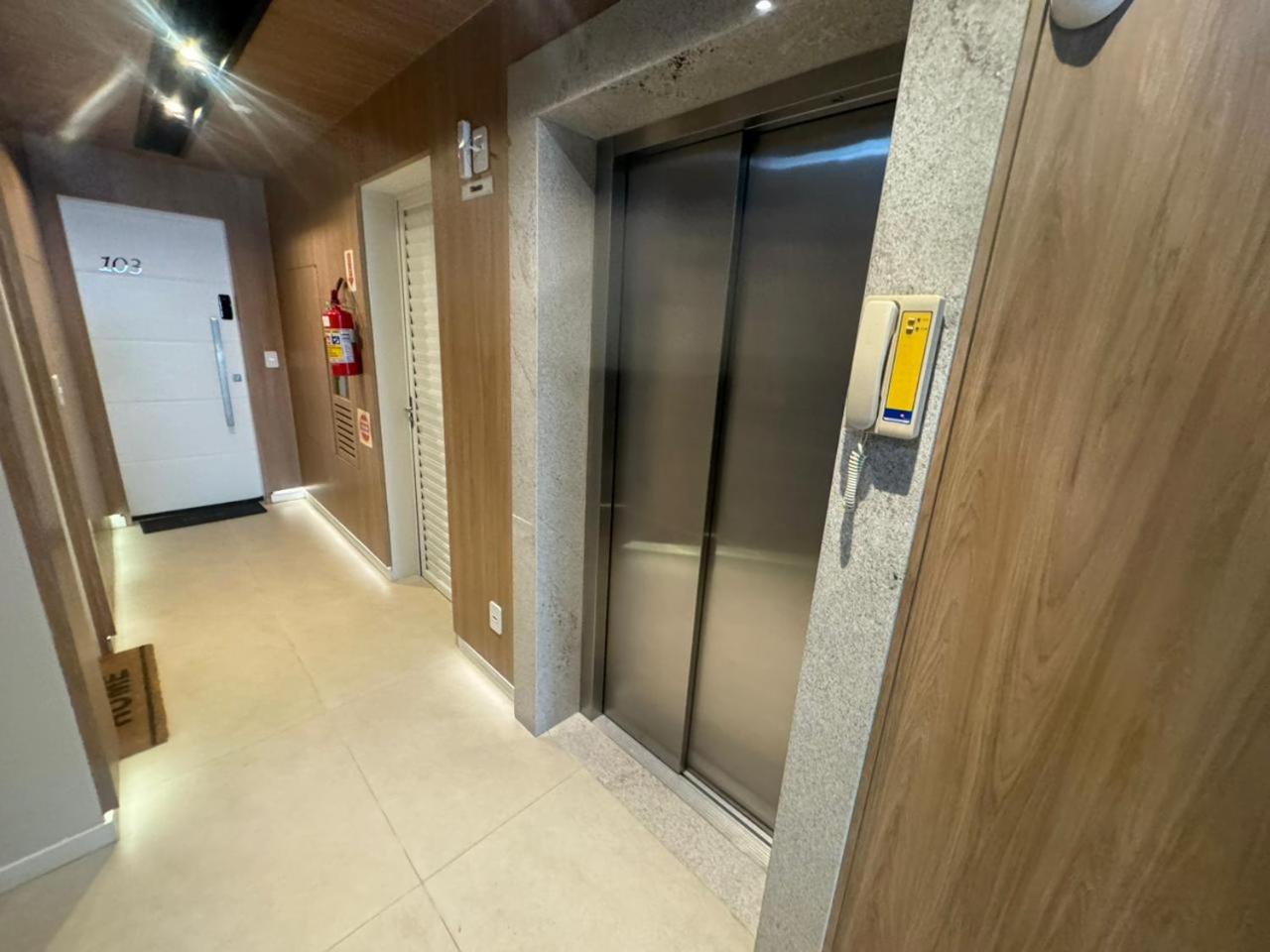 cod 165 - Apartamento com piscina á 350m do mar