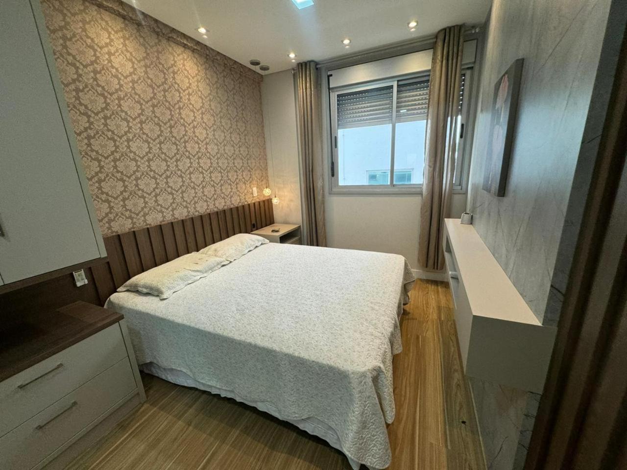 cod 165 - Apartamento com piscina á 350m do mar