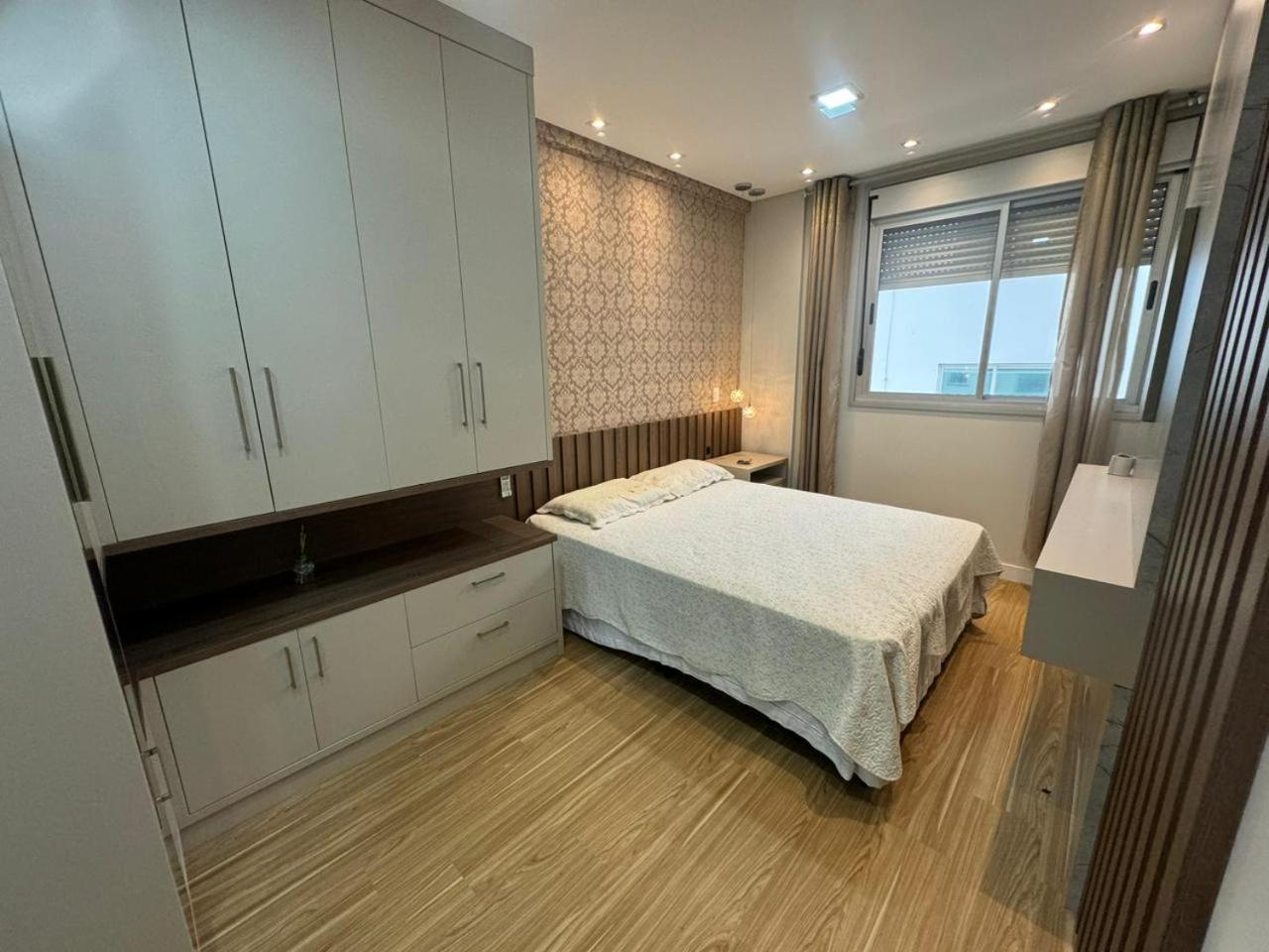 cod 165 - Apartamento com piscina á 350m do mar