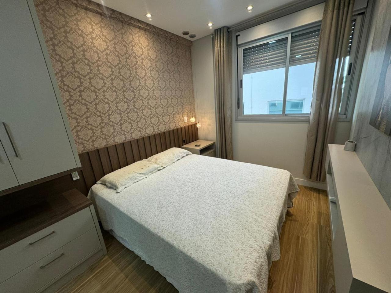 cod 165 - Apartamento com piscina á 350m do mar