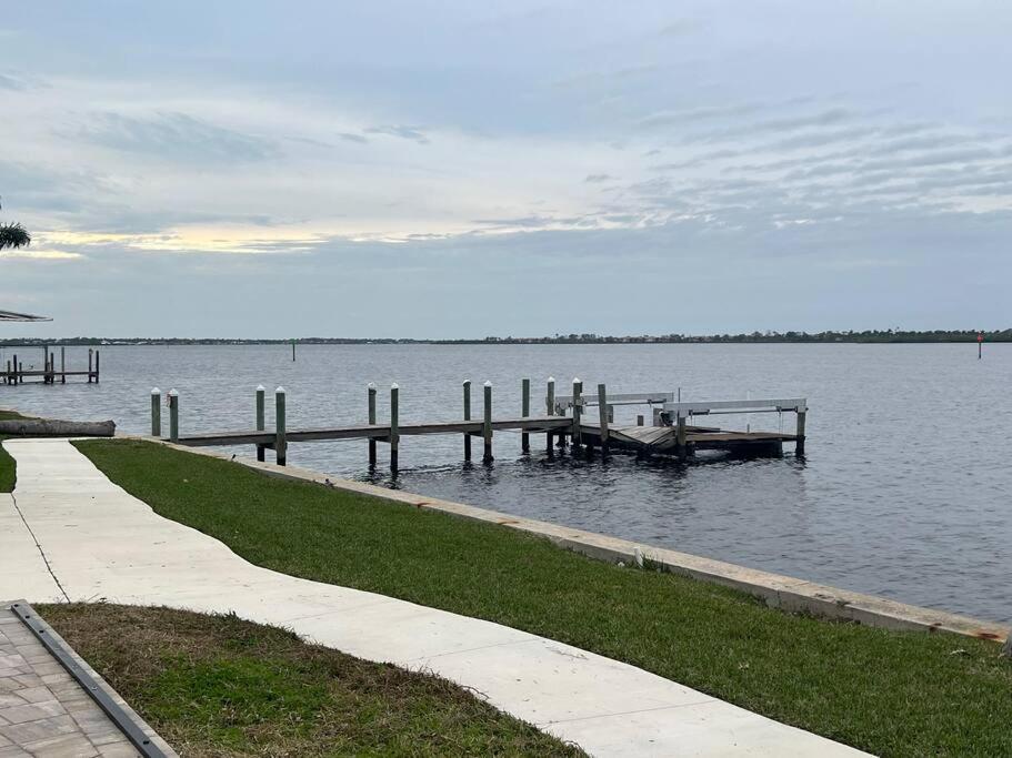 River Sister Two Beautiful home on Myakka River - Property Image 4