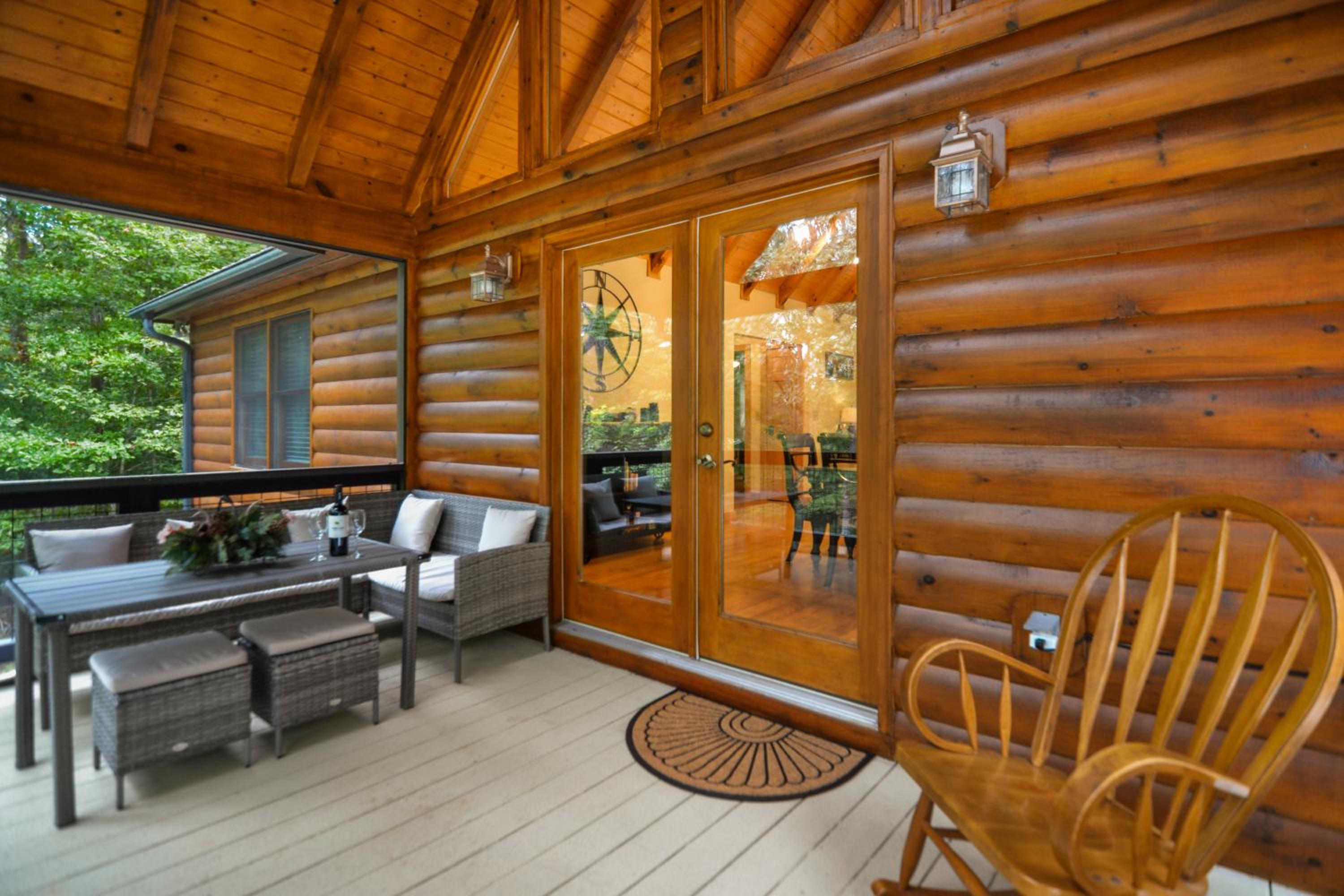 Luxury Cabin Hot Tub, Theater, Dog Run & Fire Pit