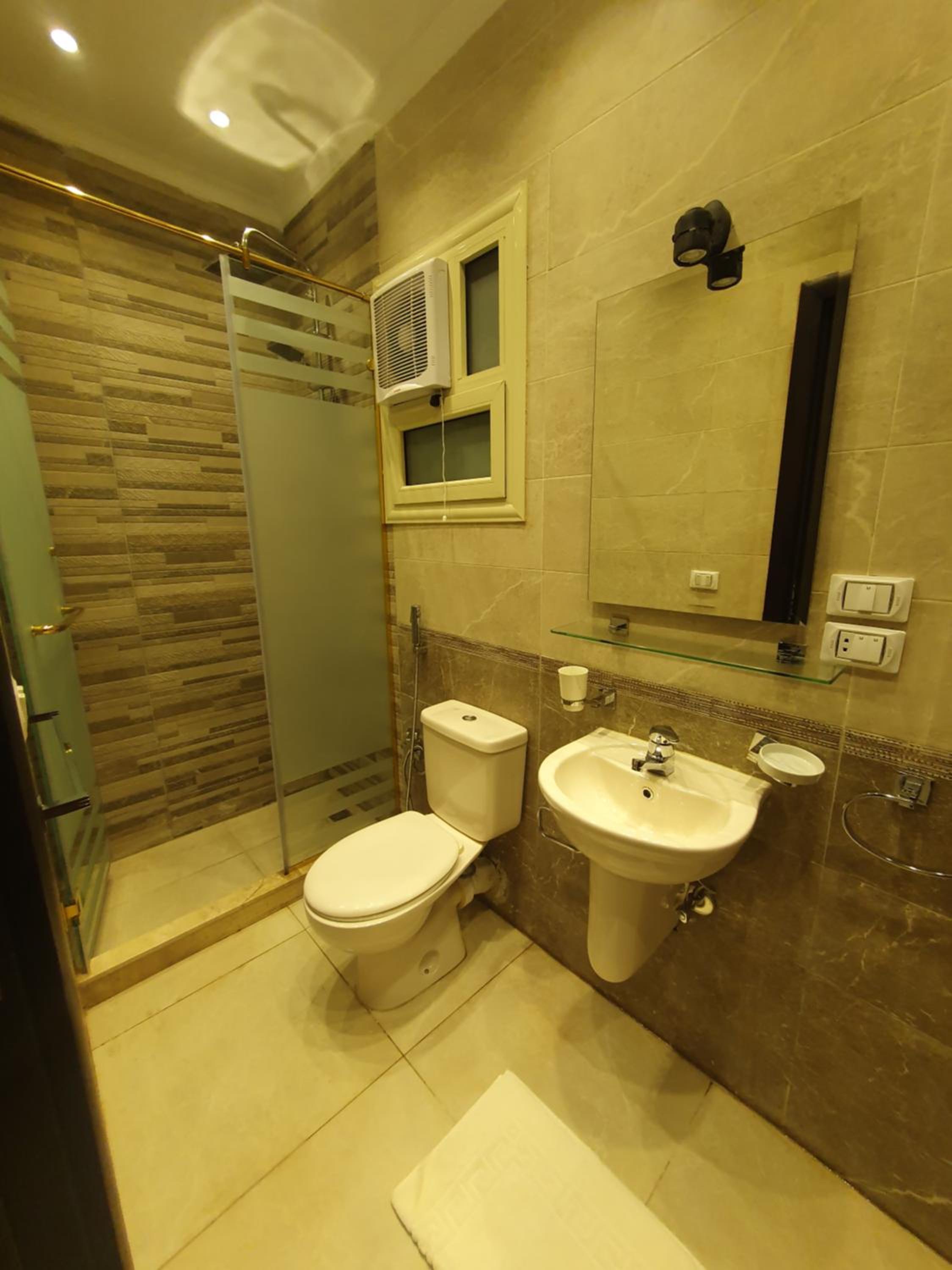 Dream 2-Bedroom near AUC view 2
