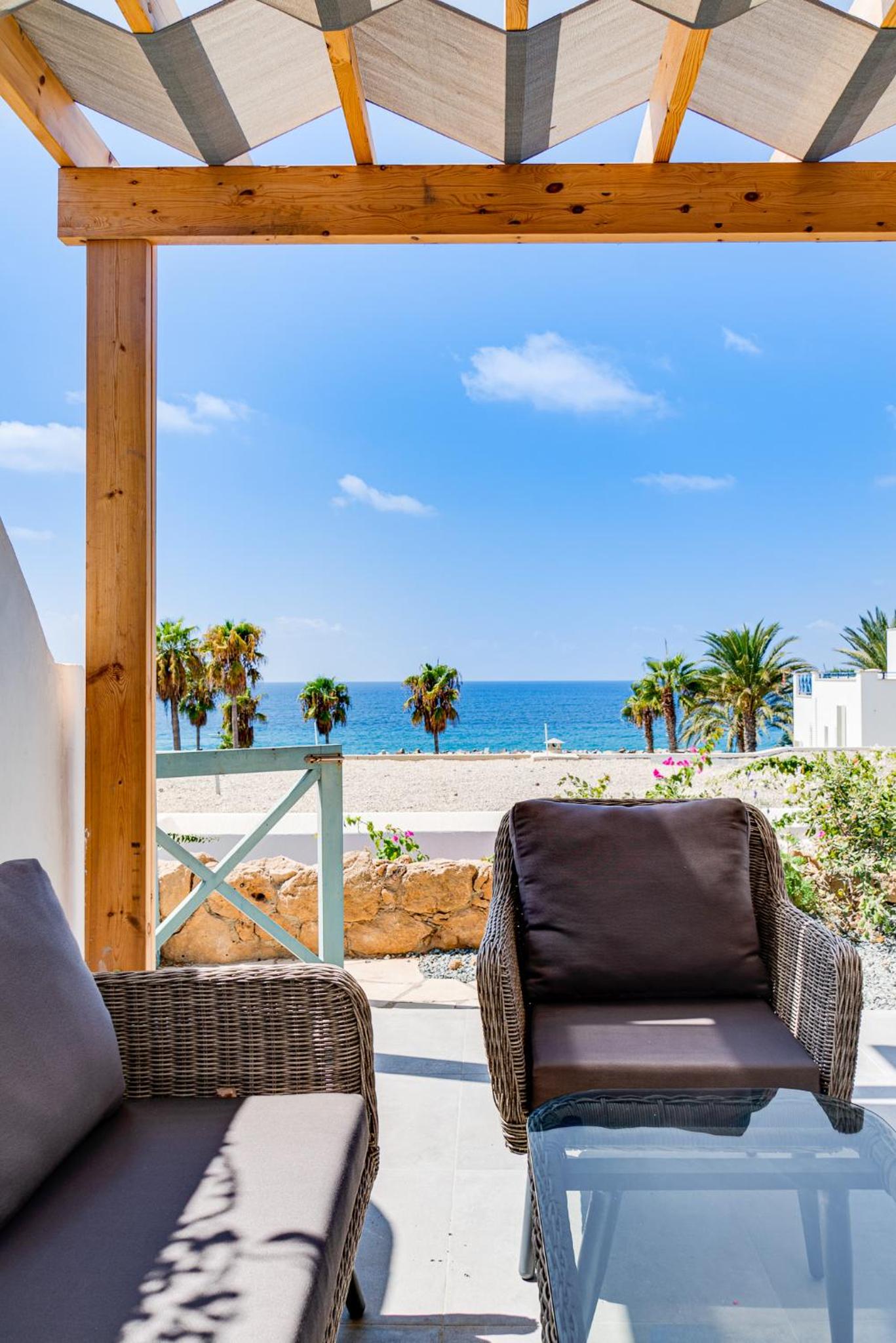 Villa Wave Blue by Ezoria Villas