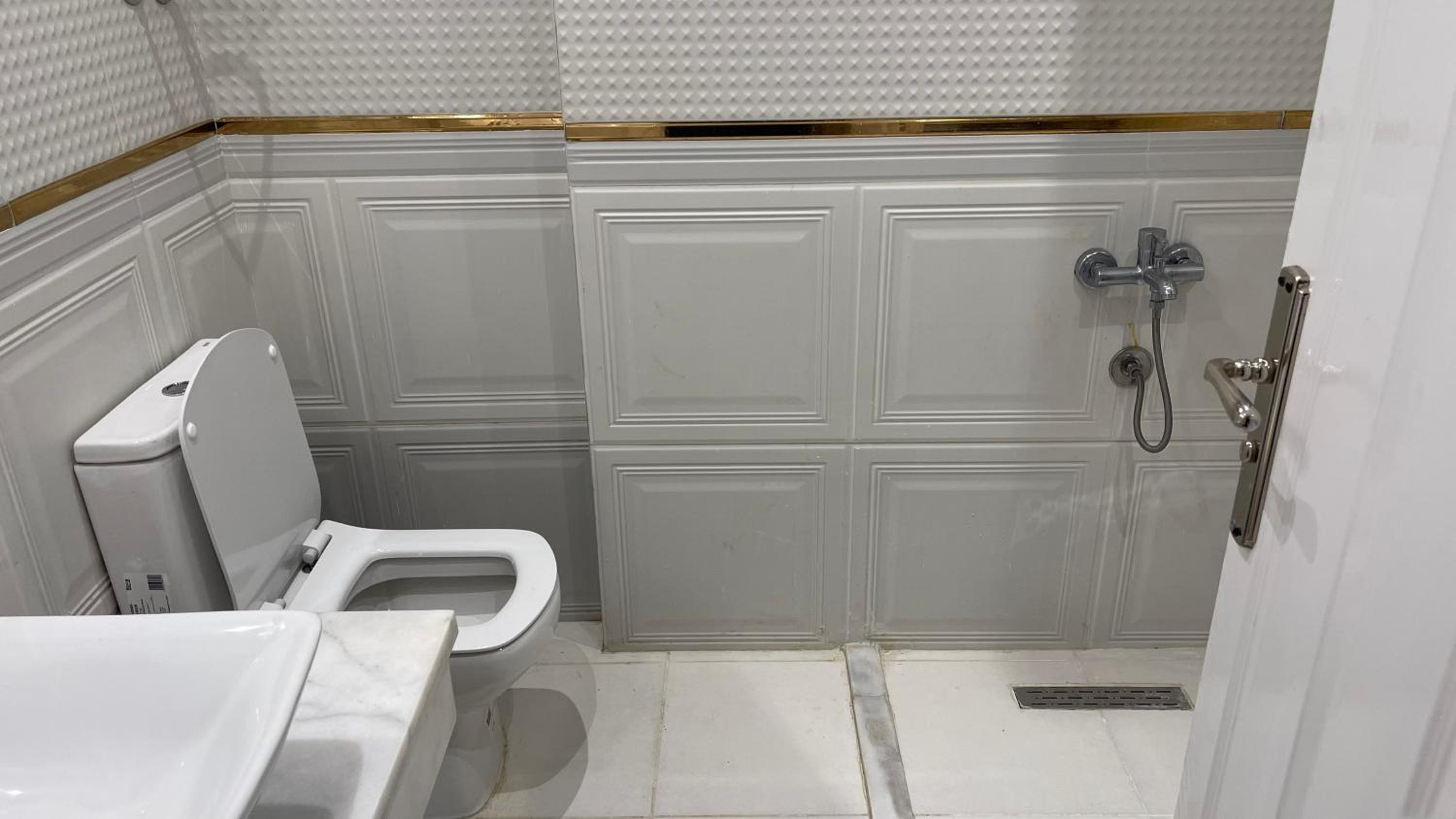 Fancy apartment fully furnished close to the airport