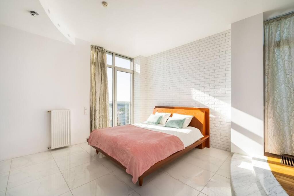 sky Penthouse view 4