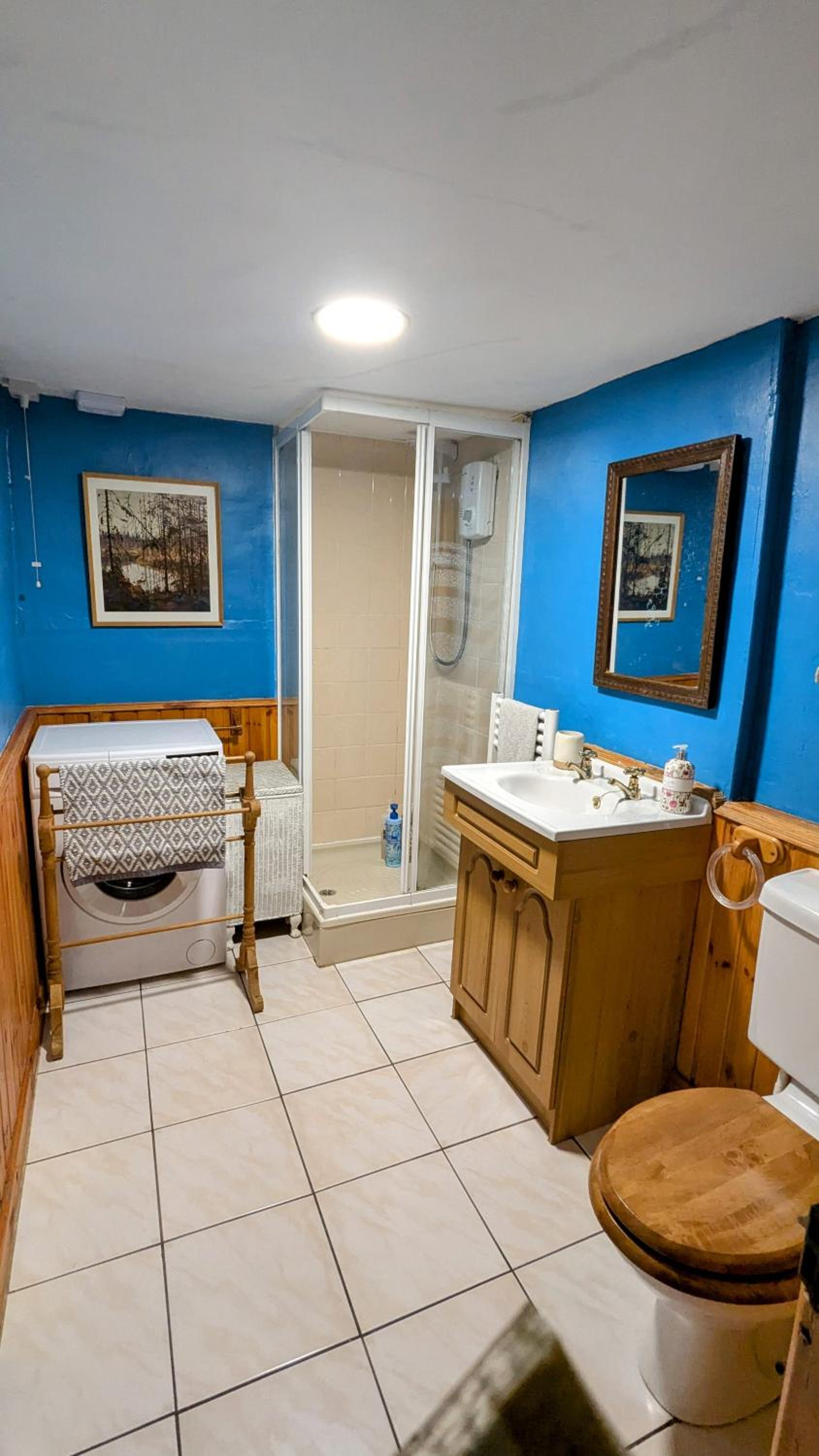 Historic 1600 Cottage with Hot Tub, Private Estate view 5