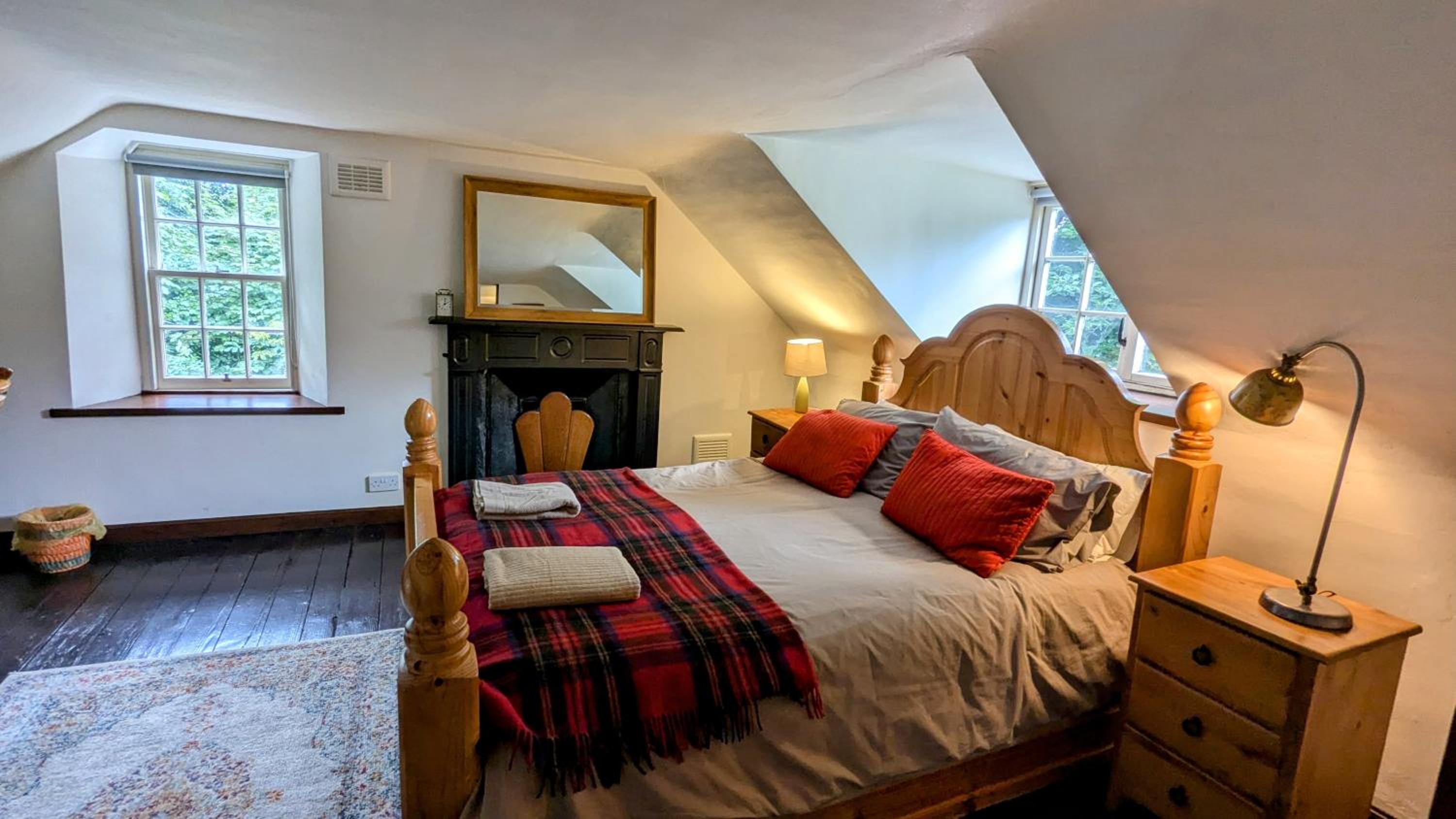 Historic 1600 Cottage with Hot Tub, Private Estate view 4