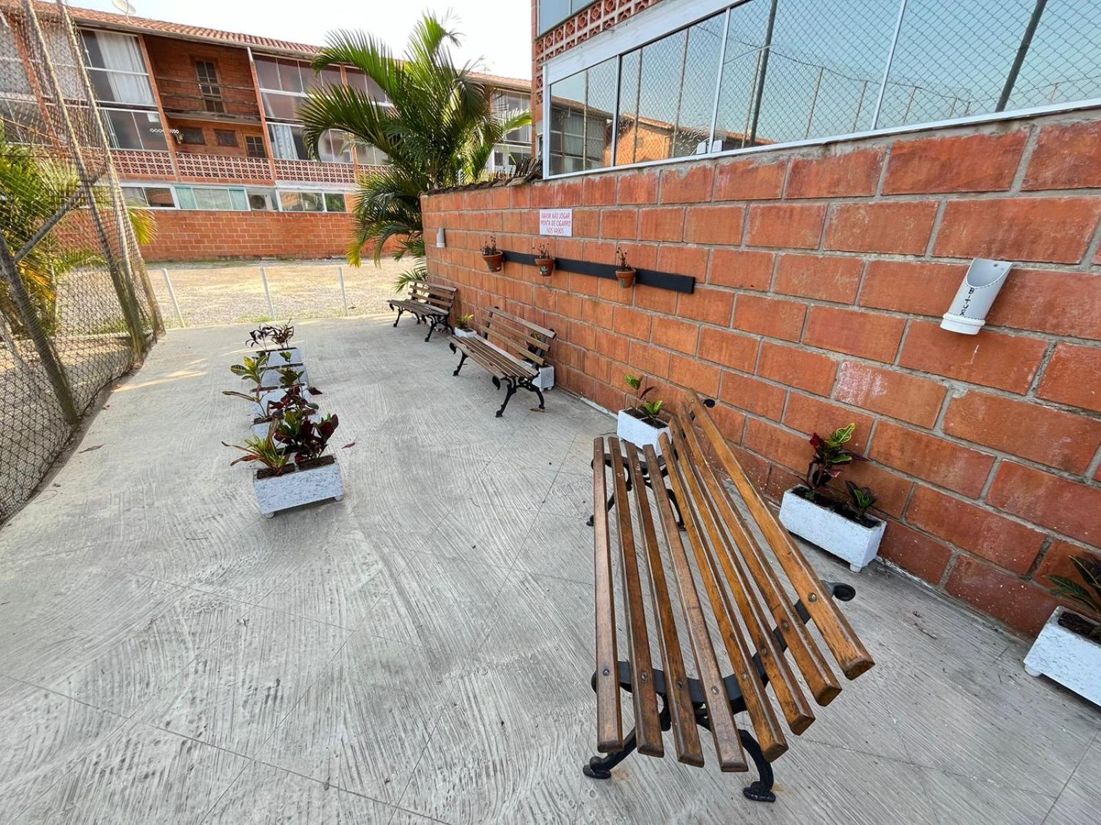 Apartamento a 200 metros da Praia do Sapê em Ubatuba