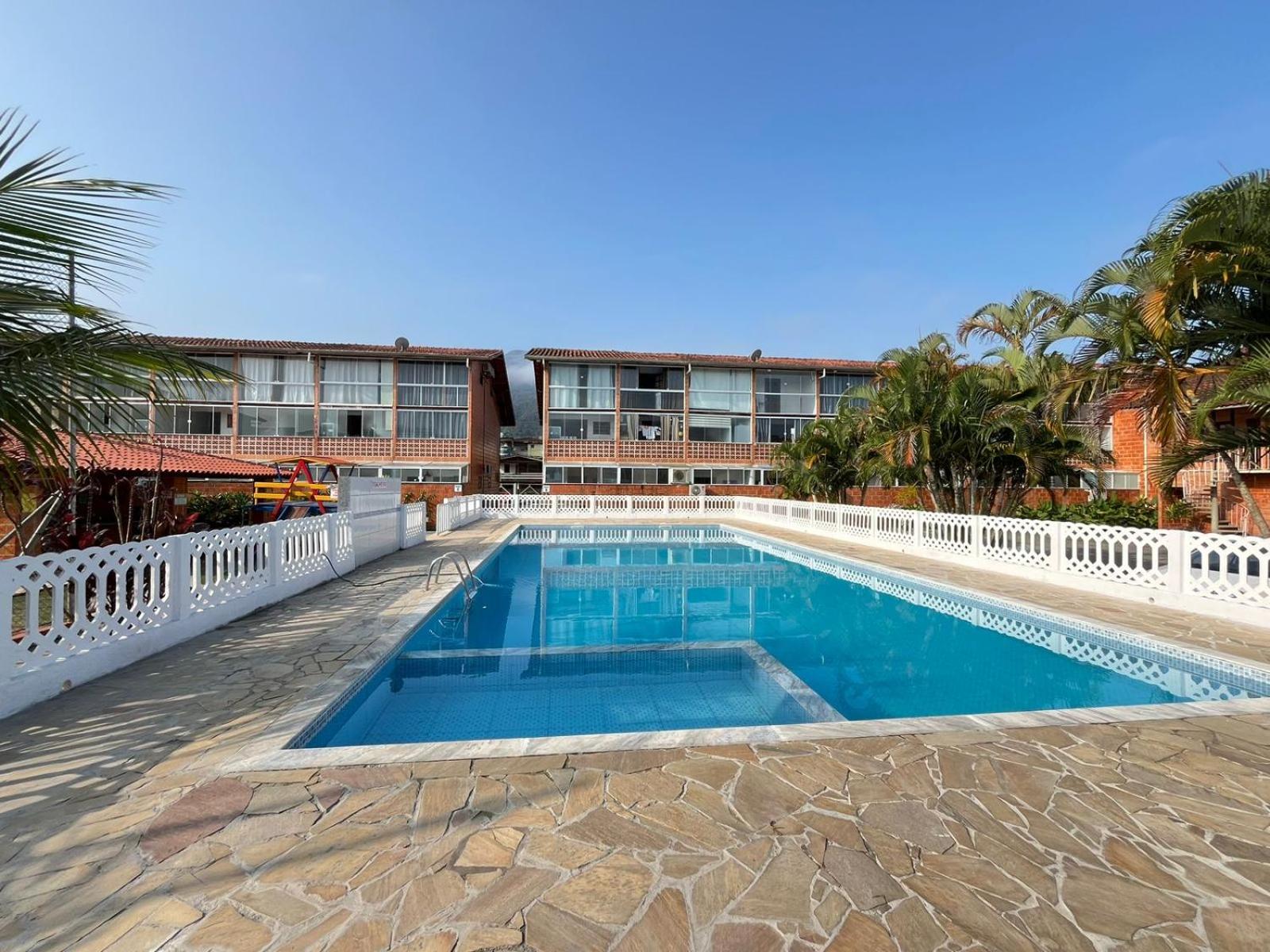 Apartamento a 200 metros da Praia do Sapê em Ubatuba