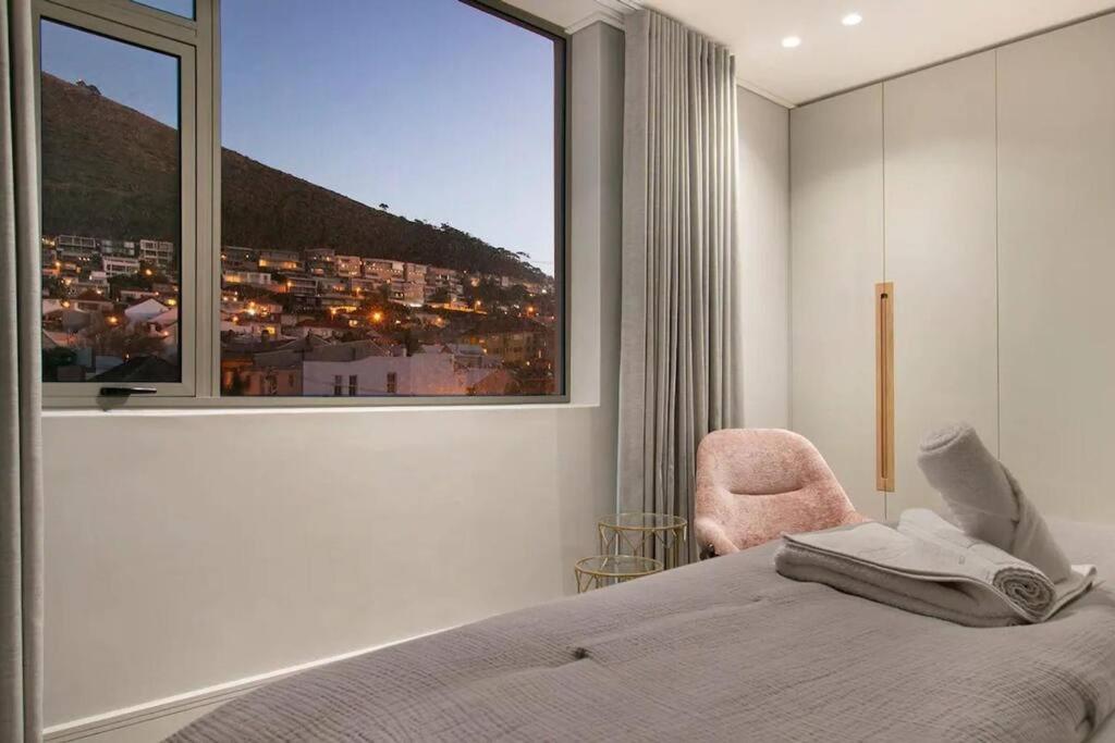 Greenpoint Hideaway Pool, Balcony, Luxury Living view 3