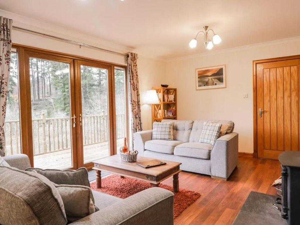 Fersit Log Cottage view 5