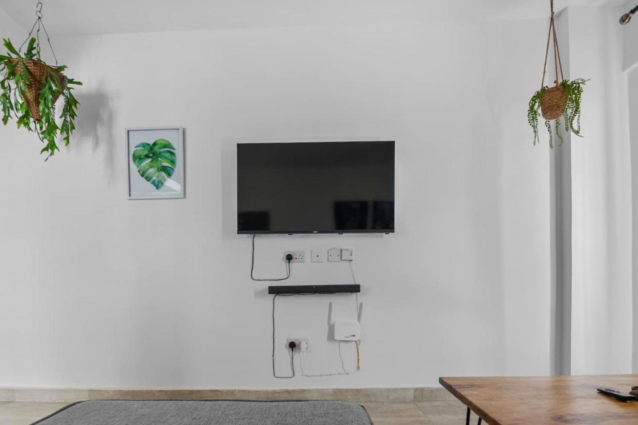 Stylish and Spacious 1Bedroom Apartment with King Bed in Prime Location