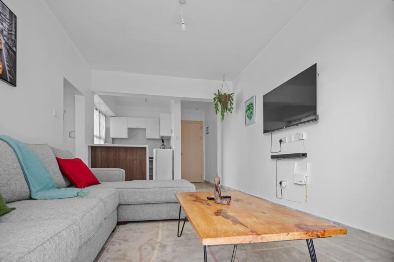 Stylish and Spacious 1Bedroom Apartment with King Bed in Prime Location