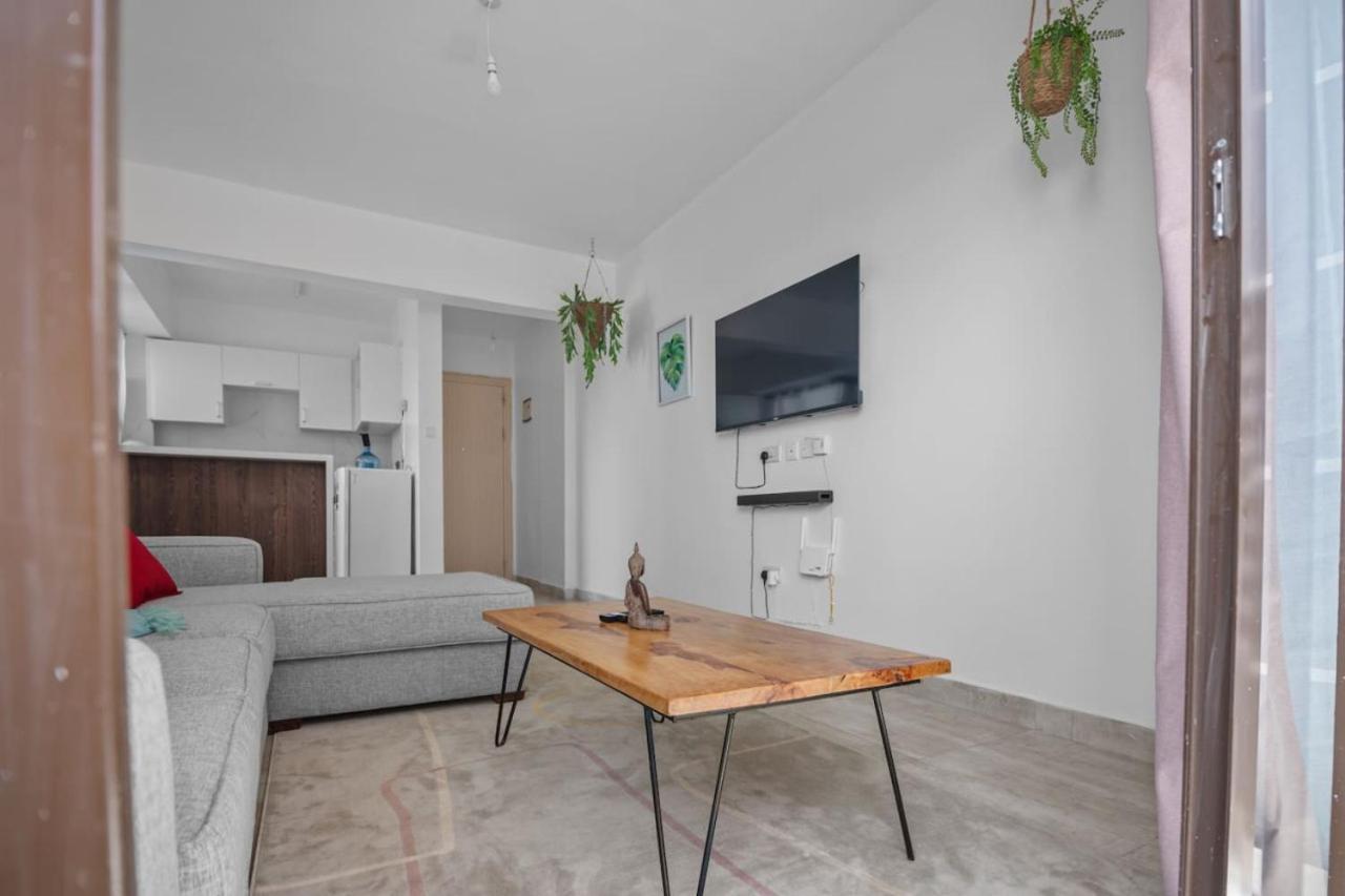 Stylish and Spacious 1Bedroom Apartment with King Bed in Prime Location