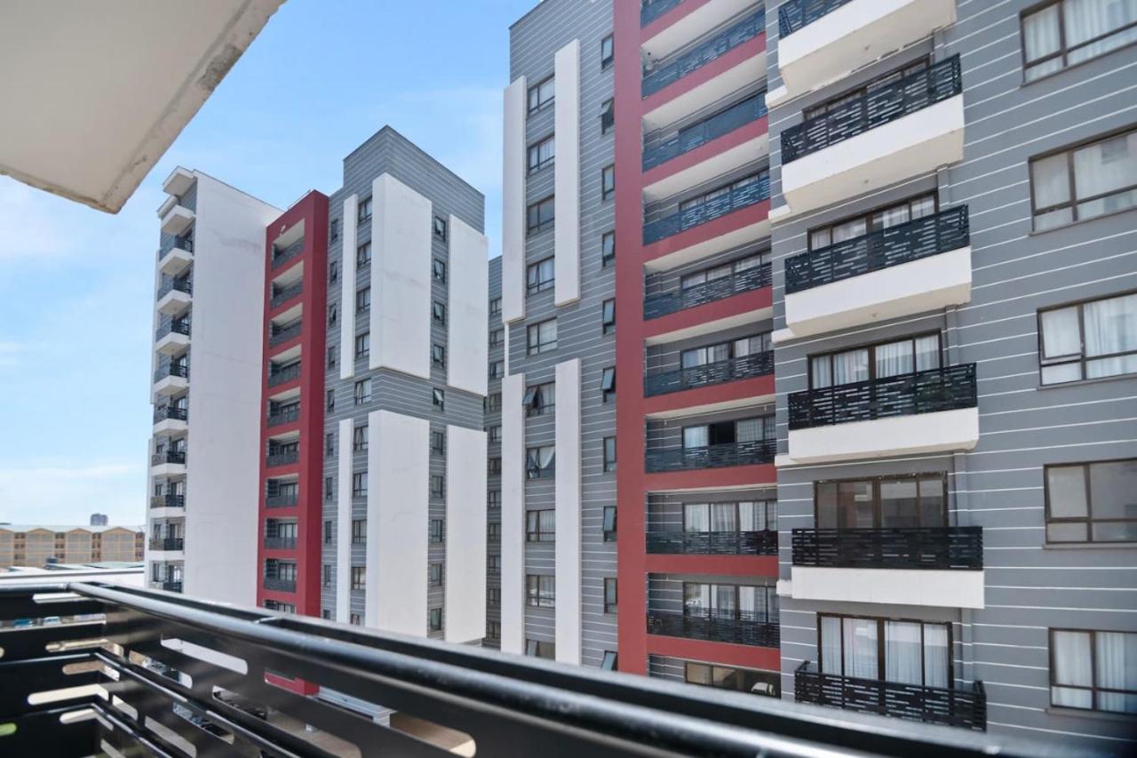 Stylish and Spacious 1Bedroom Apartment with King Bed in Prime Location