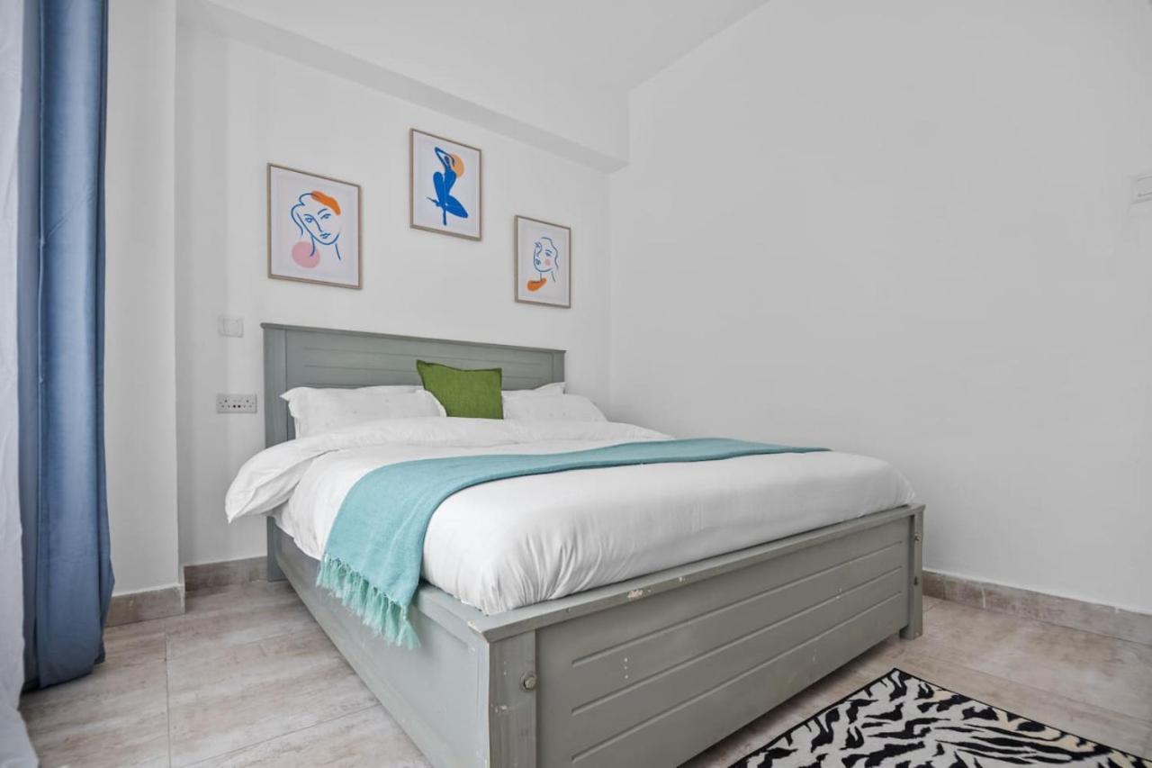 Stylish and Spacious 1Bedroom Apartment with King Bed in Prime Location