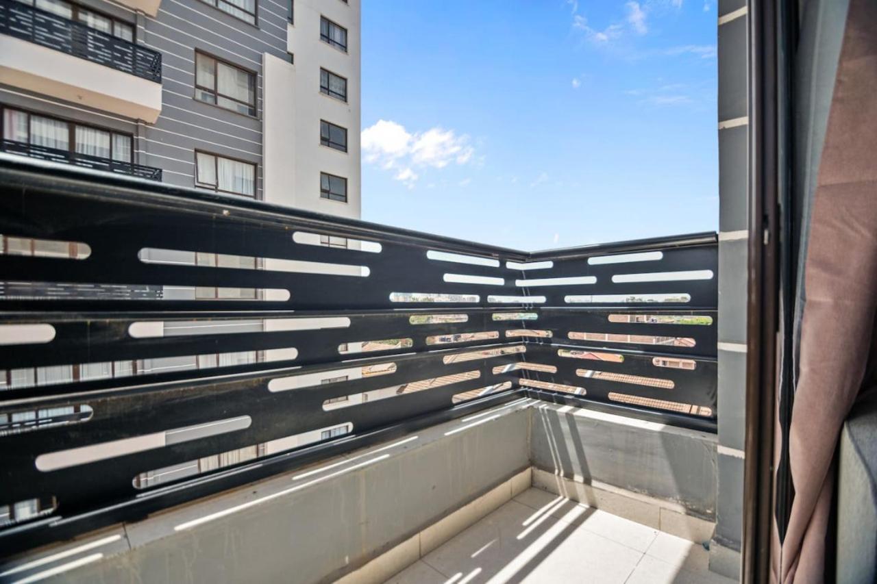 Stylish and Spacious 1Bedroom Apartment with King Bed in Prime Location