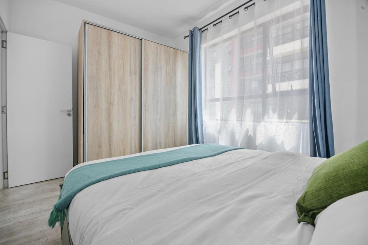Stylish and Spacious 1Bedroom Apartment with King Bed in Prime Location