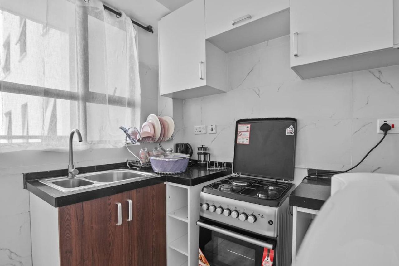 Stylish and Spacious 1Bedroom Apartment with King Bed in Prime Location