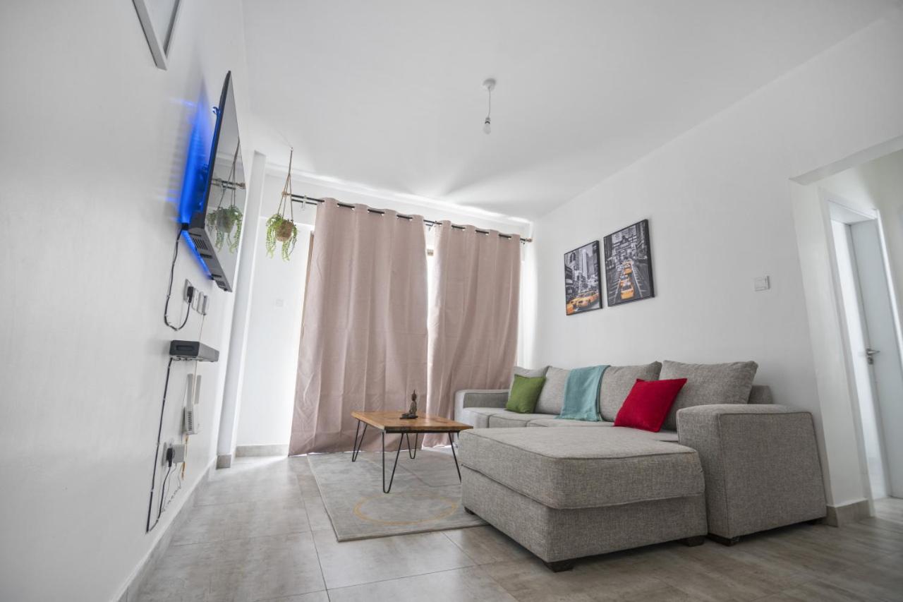 Stylish and Spacious 1Bedroom Apartment with King Bed in Prime Location