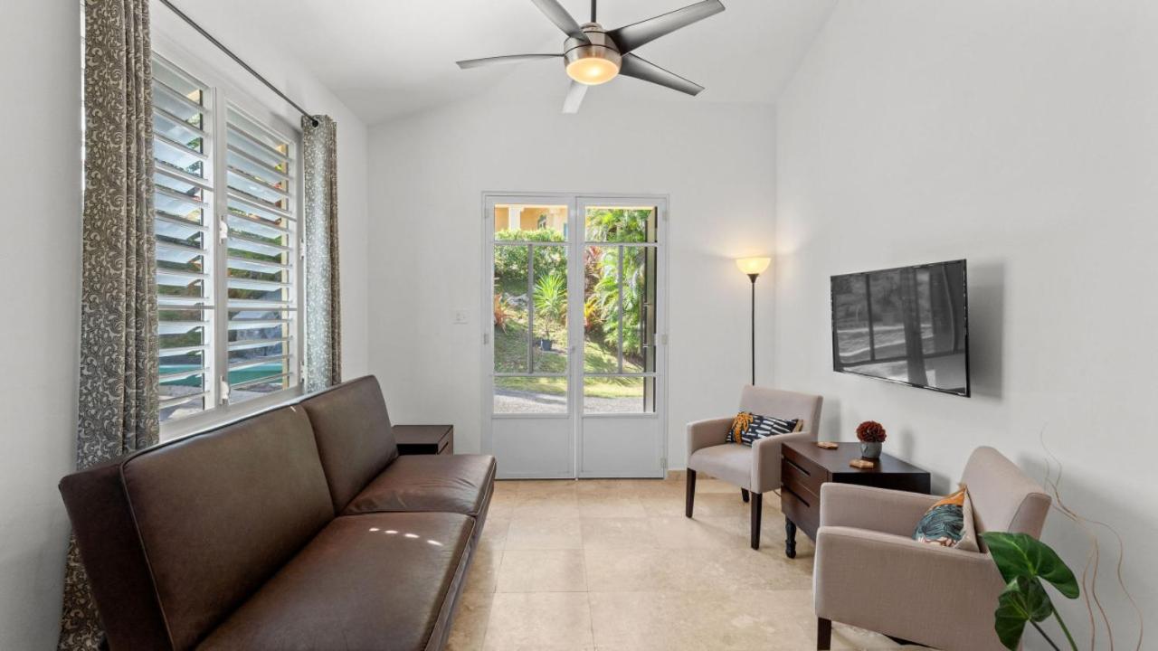 Casita 2 at Ceiba Tree Inn. Tranquility with Garden Views and Pergola with Ocean Overlook view 4