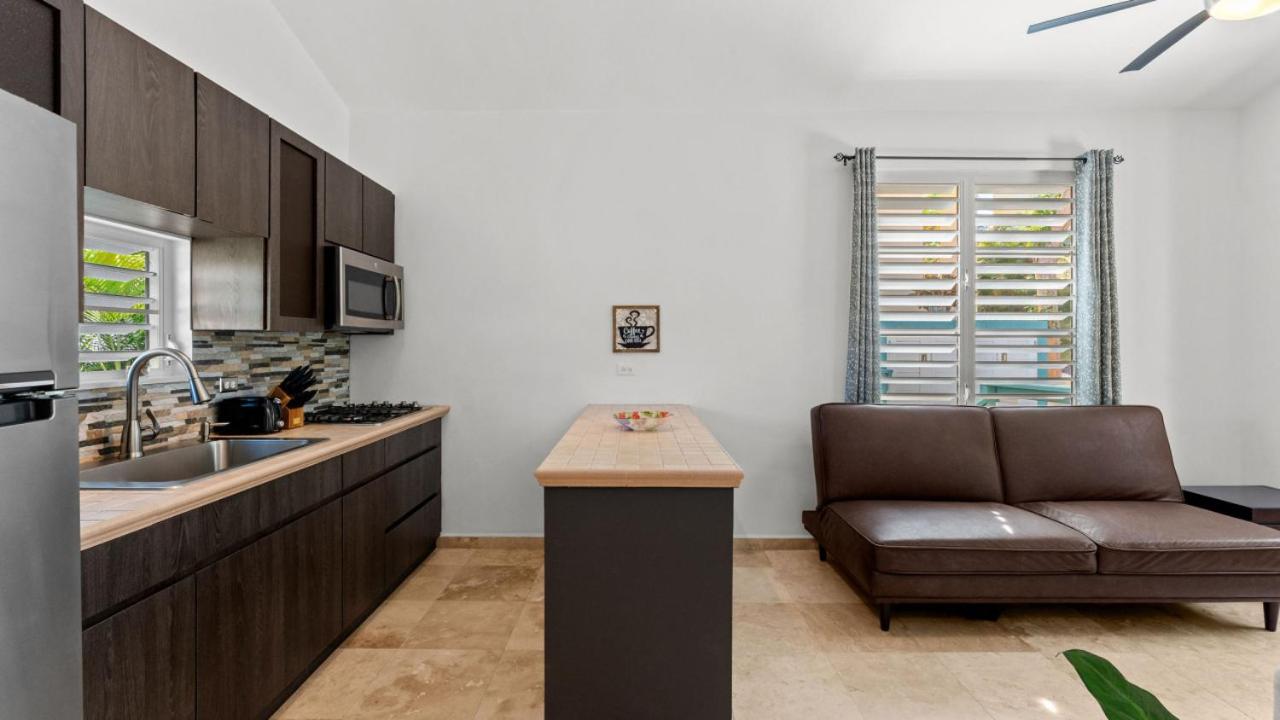 Casita 2 at Ceiba Tree Inn. Tranquility with Garden Views and Pergola with Ocean Overlook view 5
