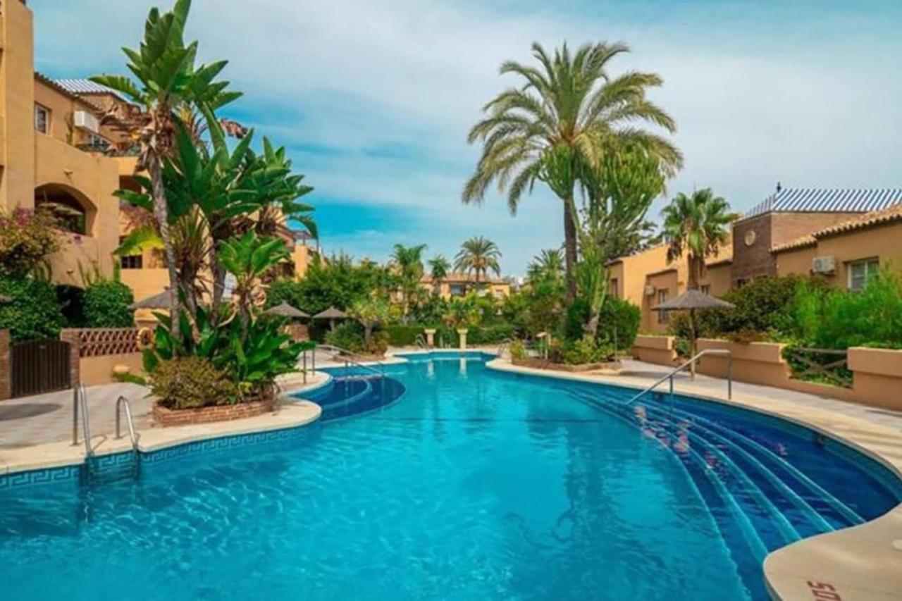 Spacious Apt in Oasis Riviera en Málaga — recepcion & lobby